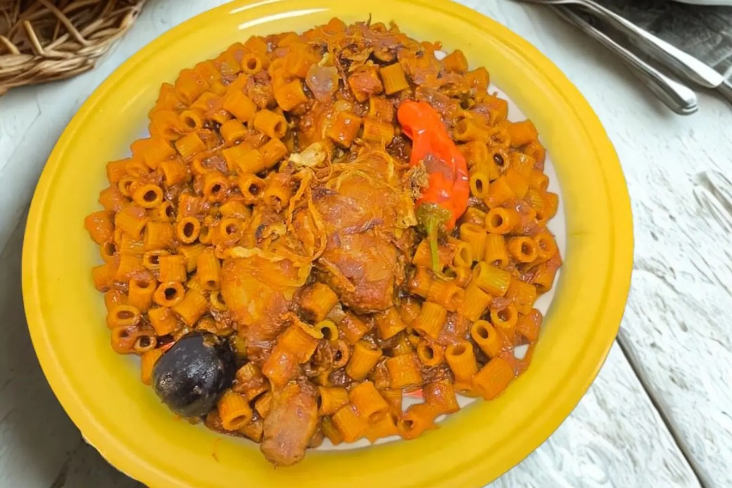 Madghout Chicken Ring Pasta   Half Piece