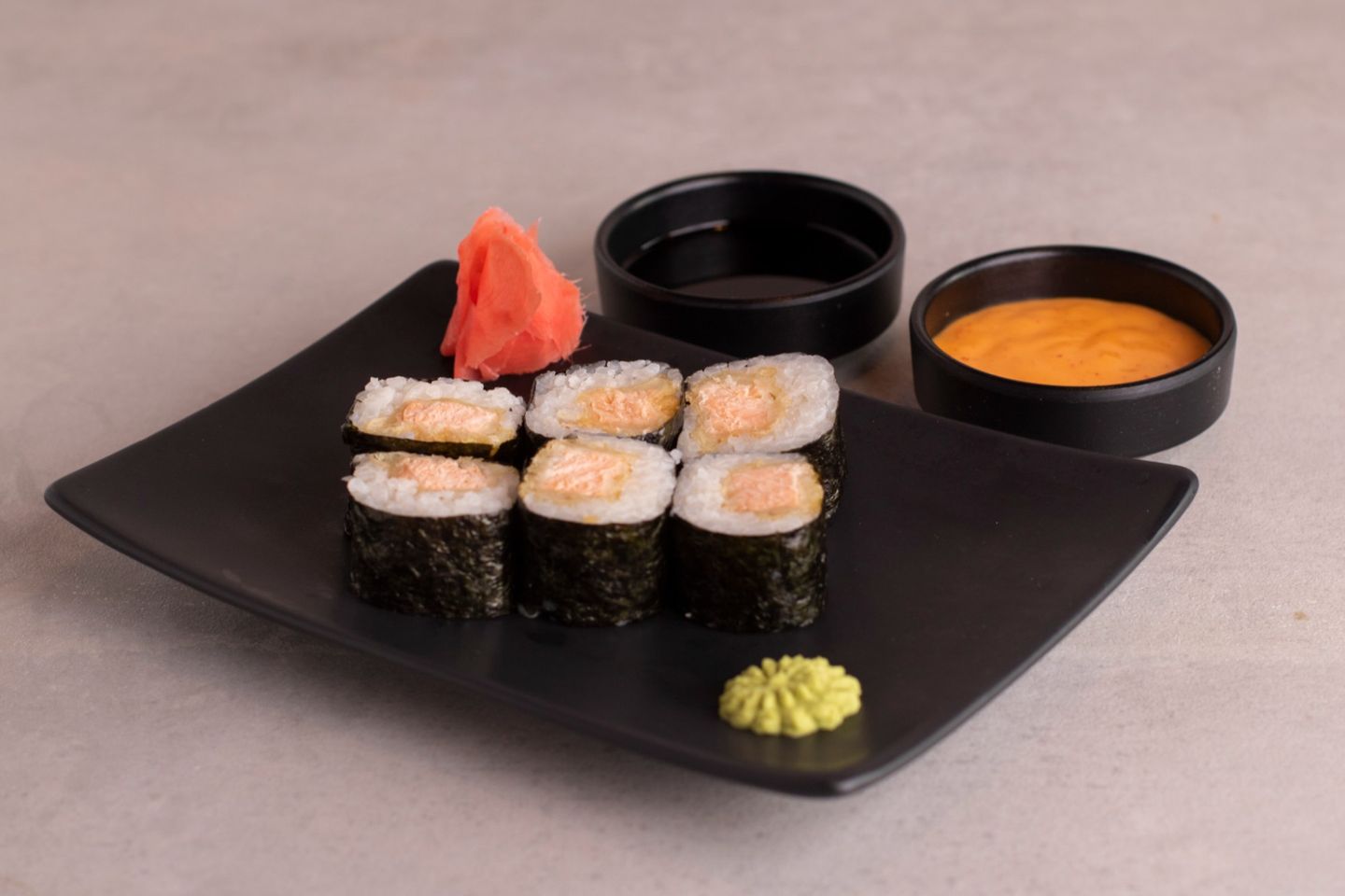 Salmon Hosomaki