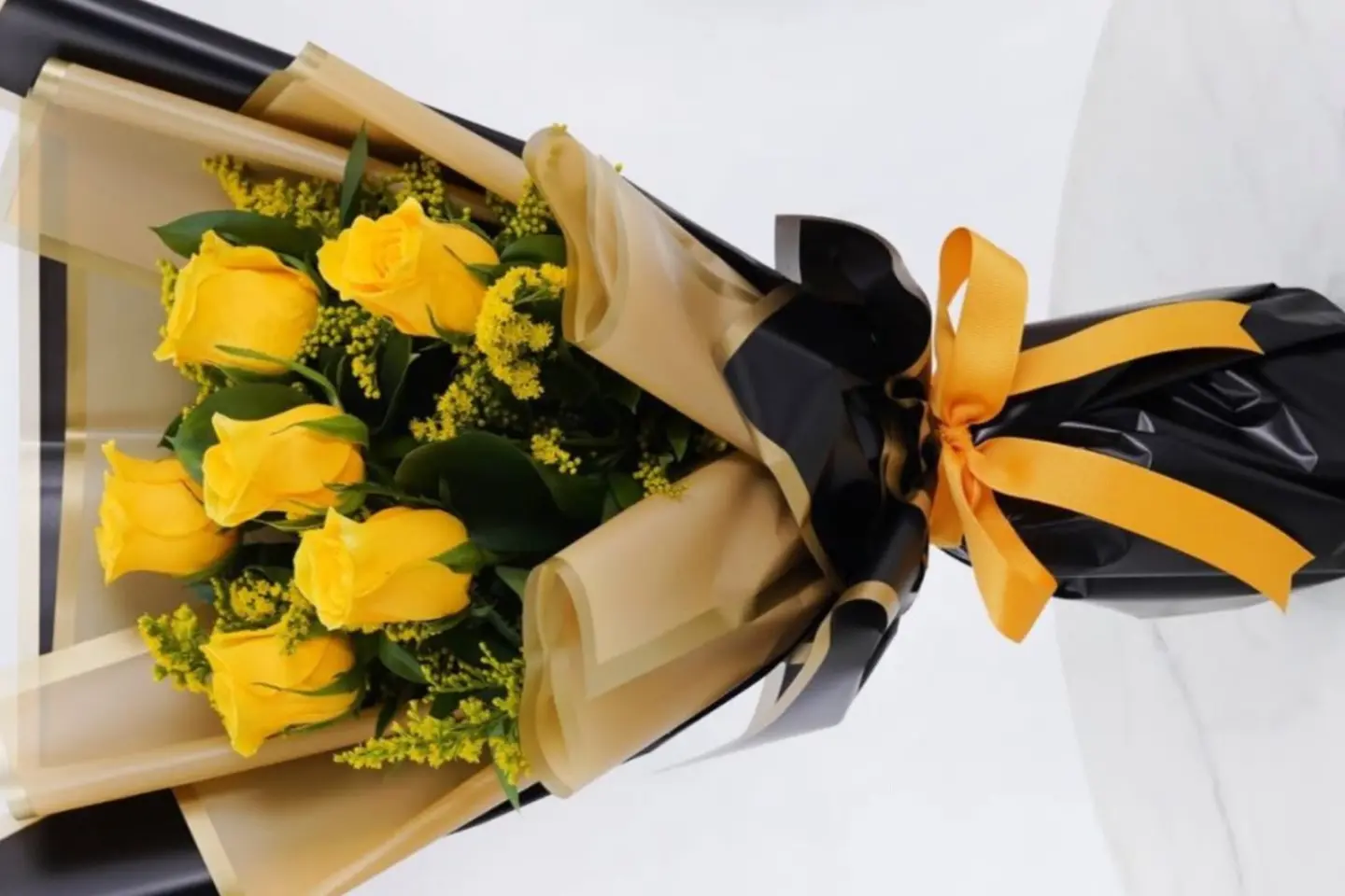 باقة ورد اصفر كناري