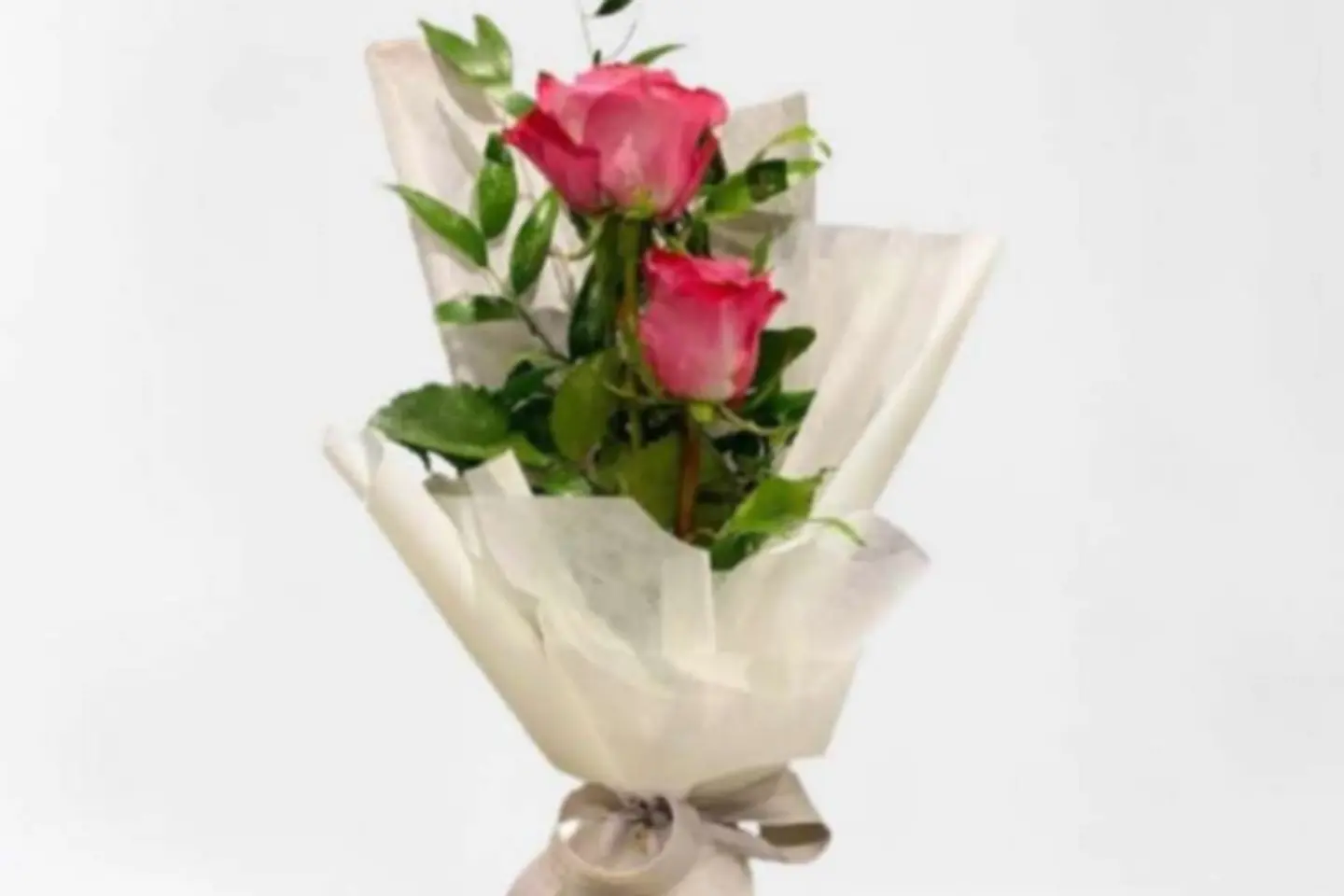 باقه ورد جوري مع اكسسوارات راقيه