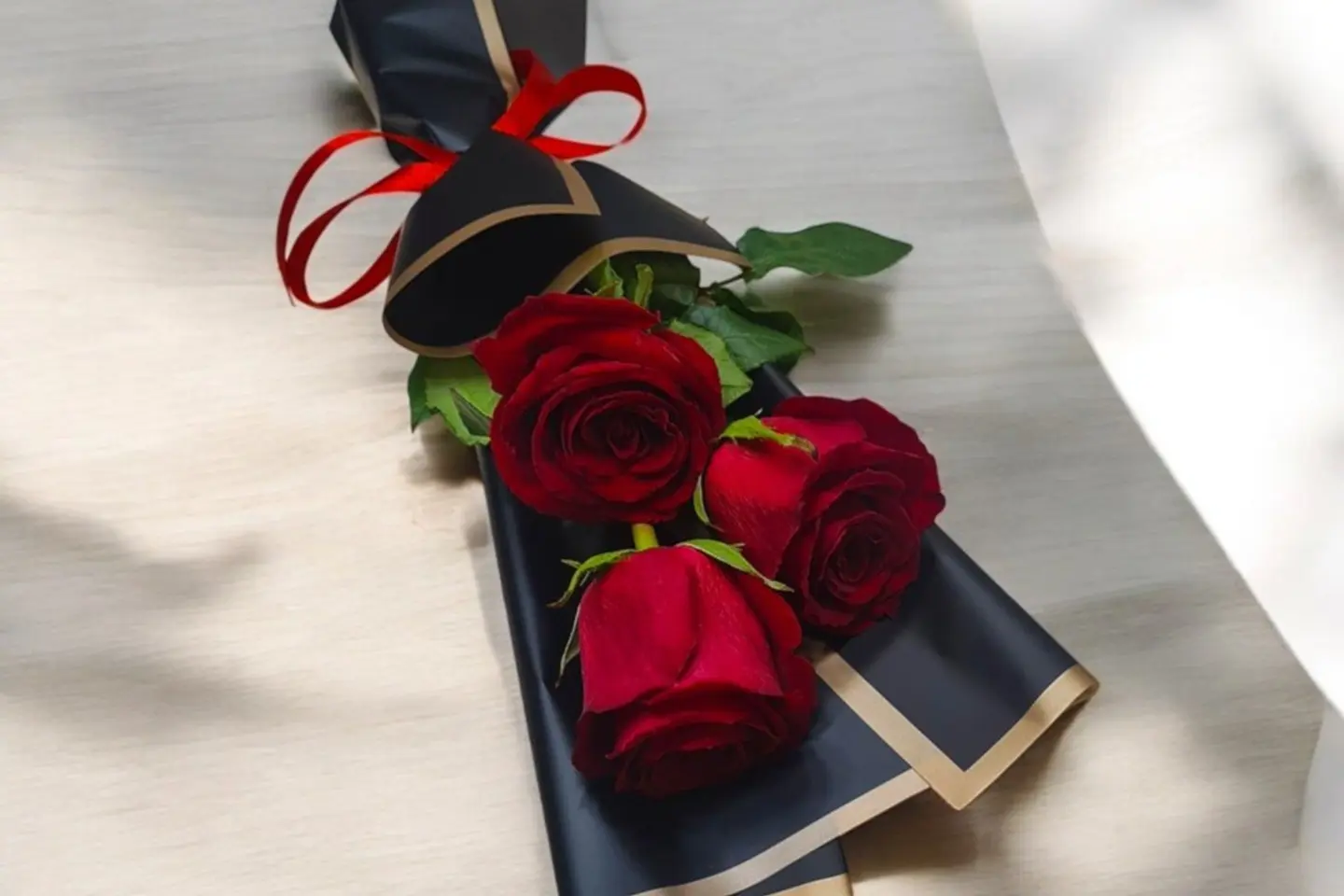 باقة ميني ورد احمر ٣