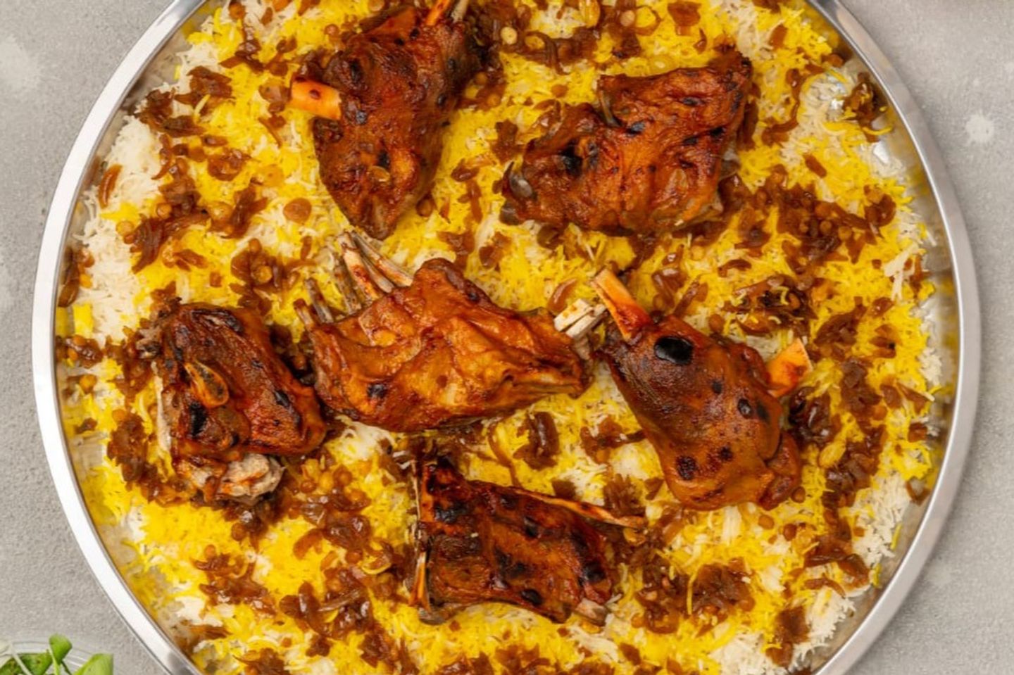 طبق مجبوس لحم وسط