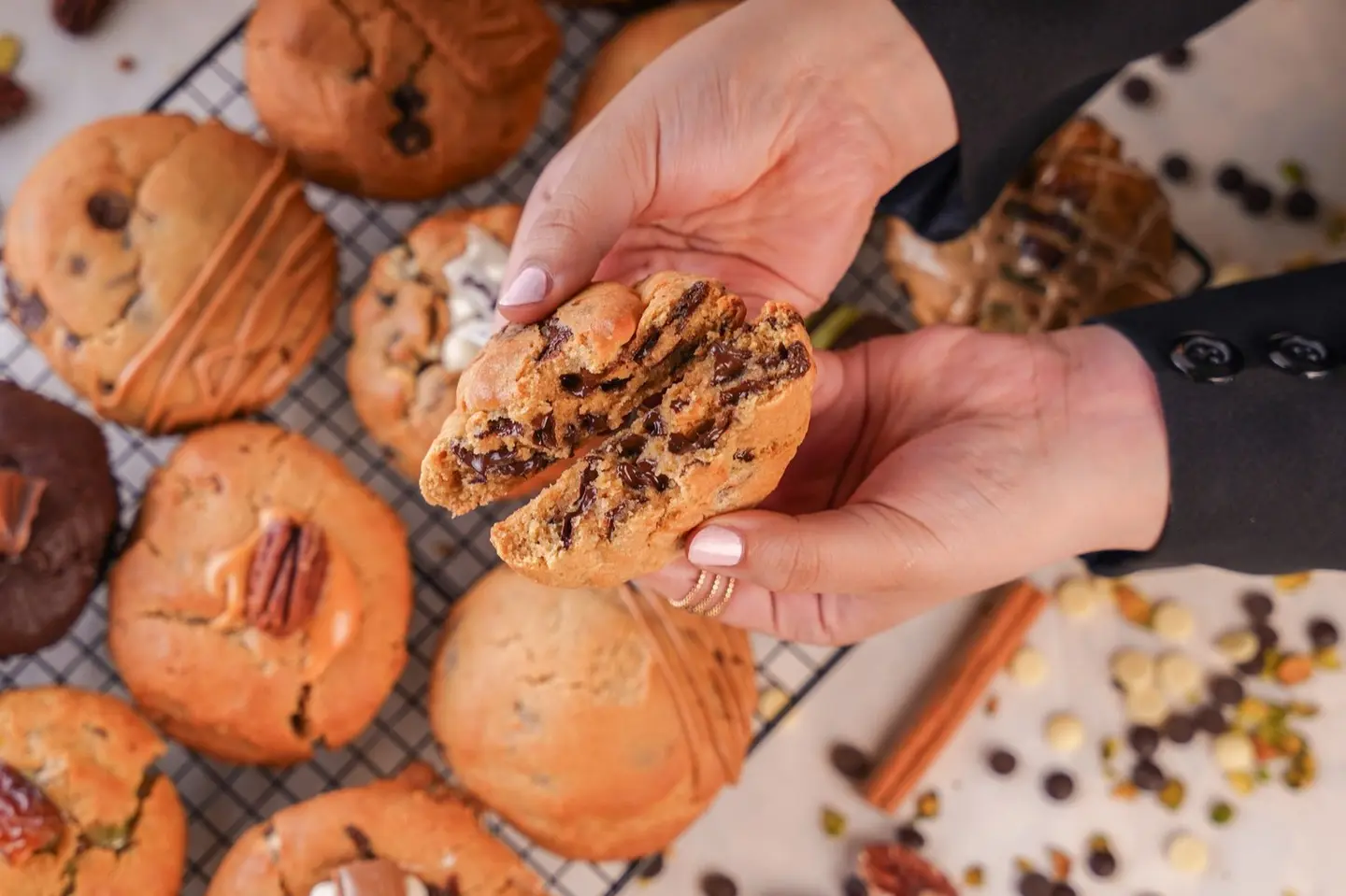 Buy 4 Cookies And Get 2 Cookies Free