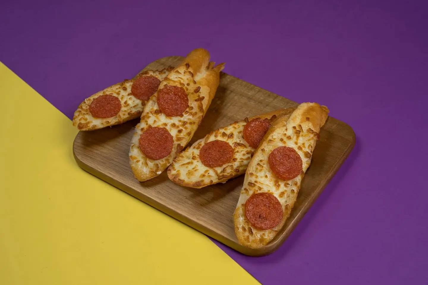 Garlic Cheese Bread Pepperoni