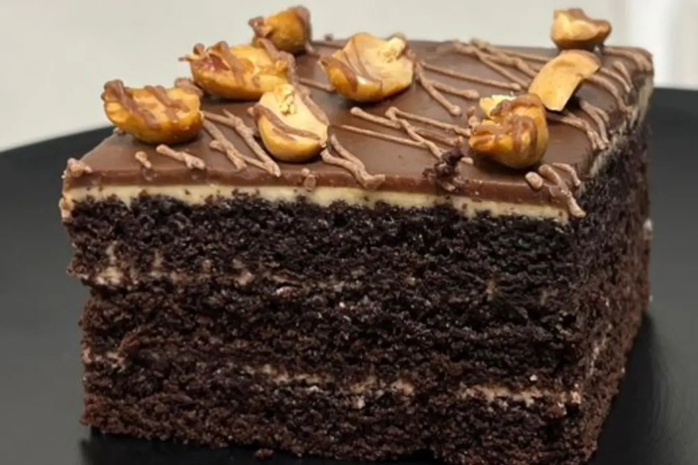 كيكة السنيكرز