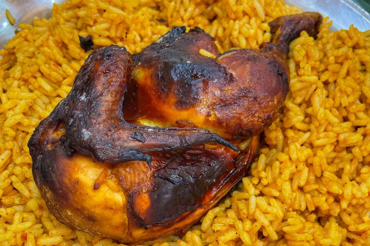 حبة دجاج محمر
