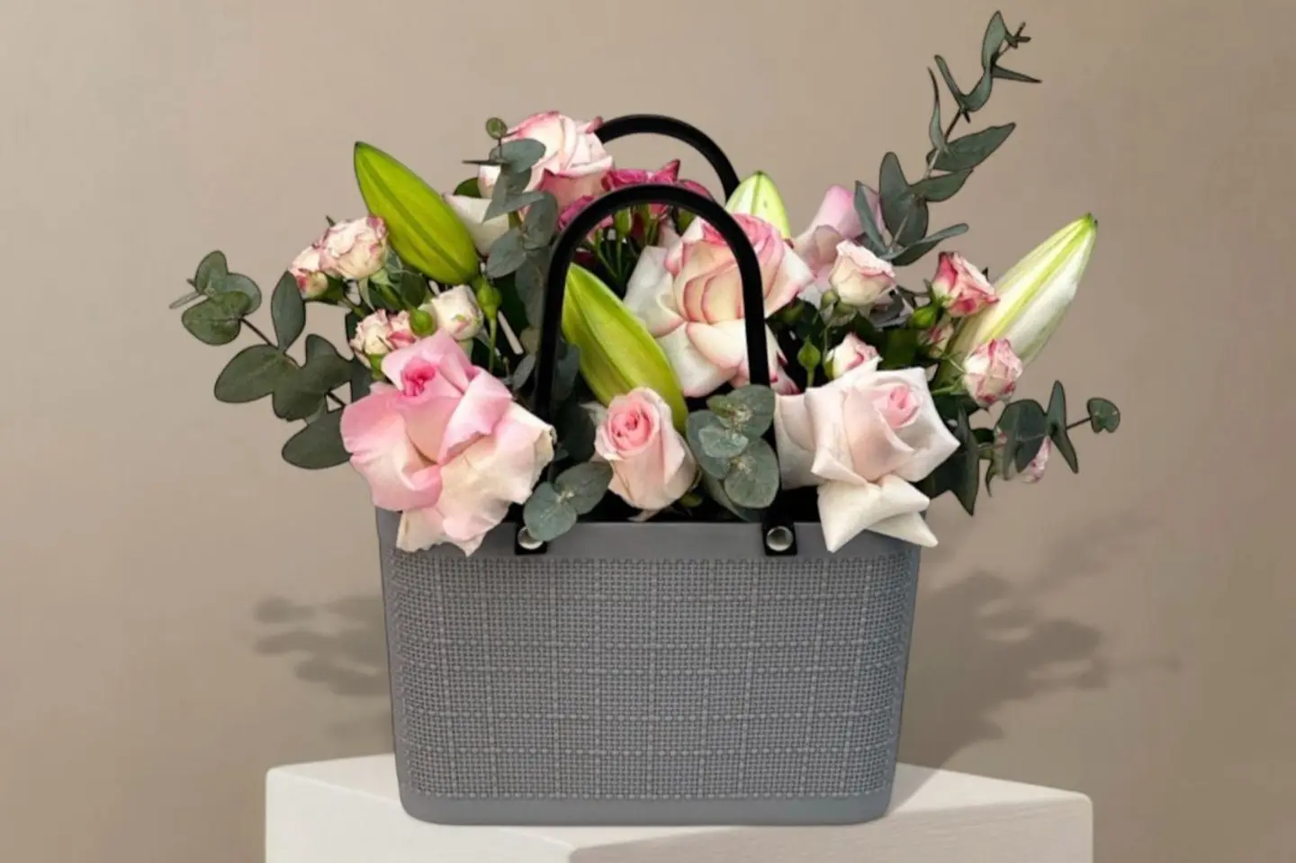 سلة الزهر الوردي