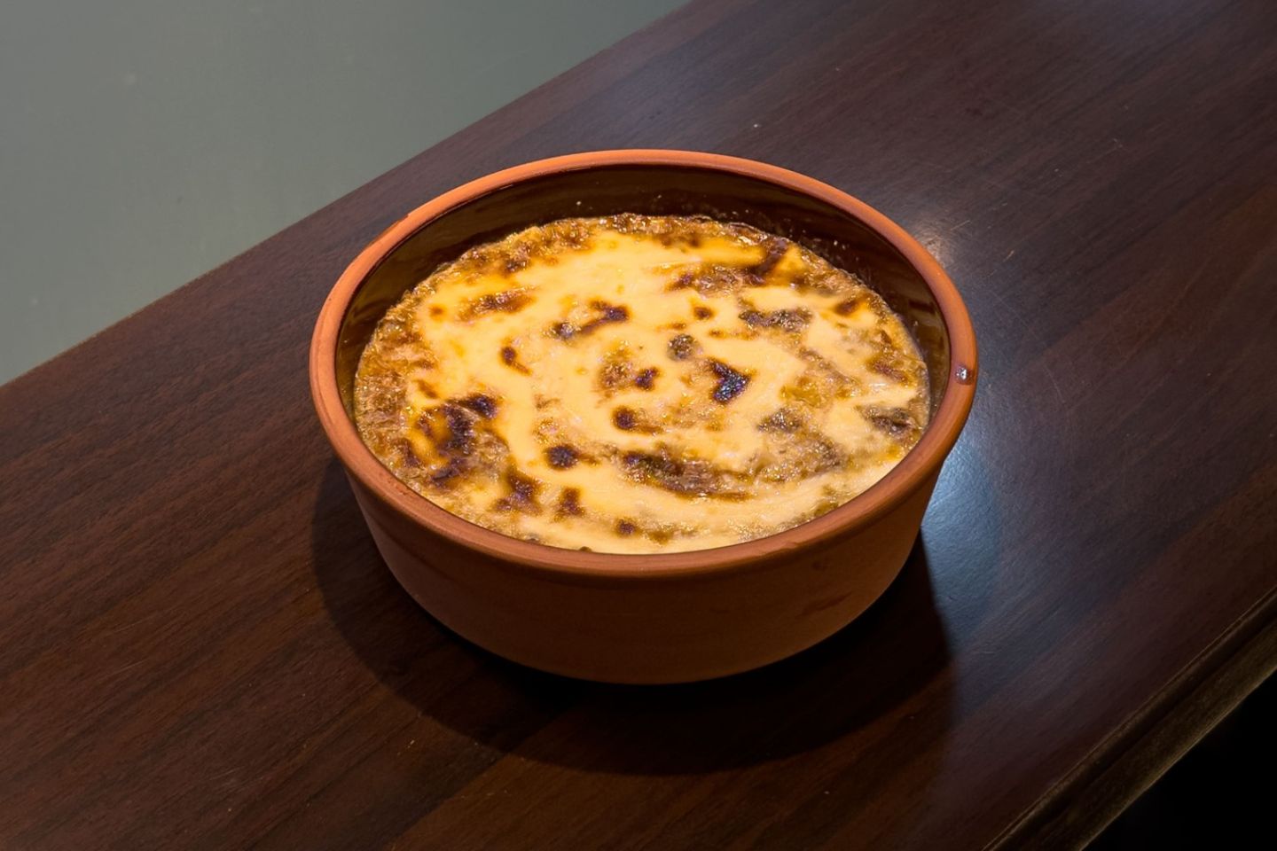 صحن ام علي فخار حجم كبير