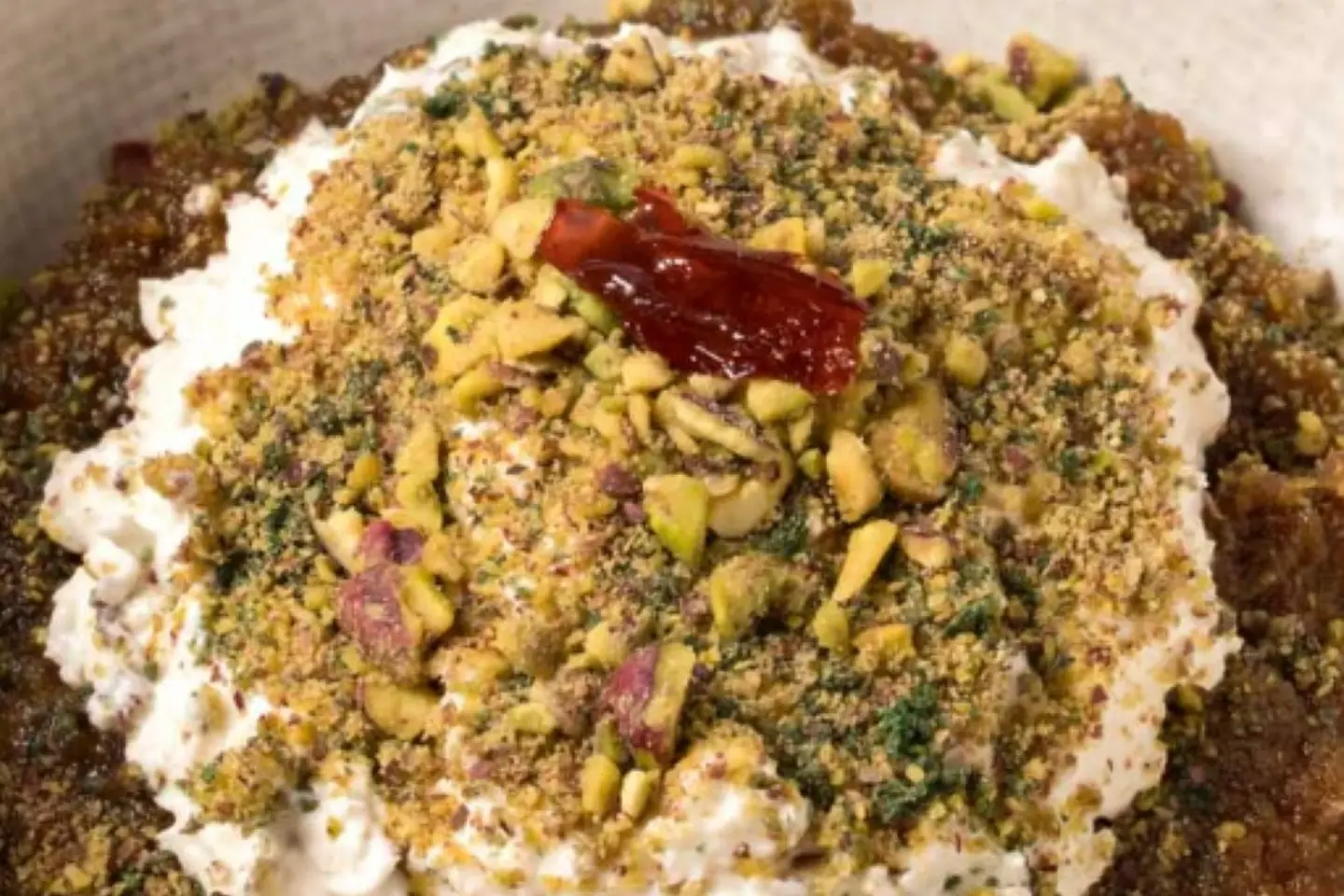 عيش السرايا بالقشطة