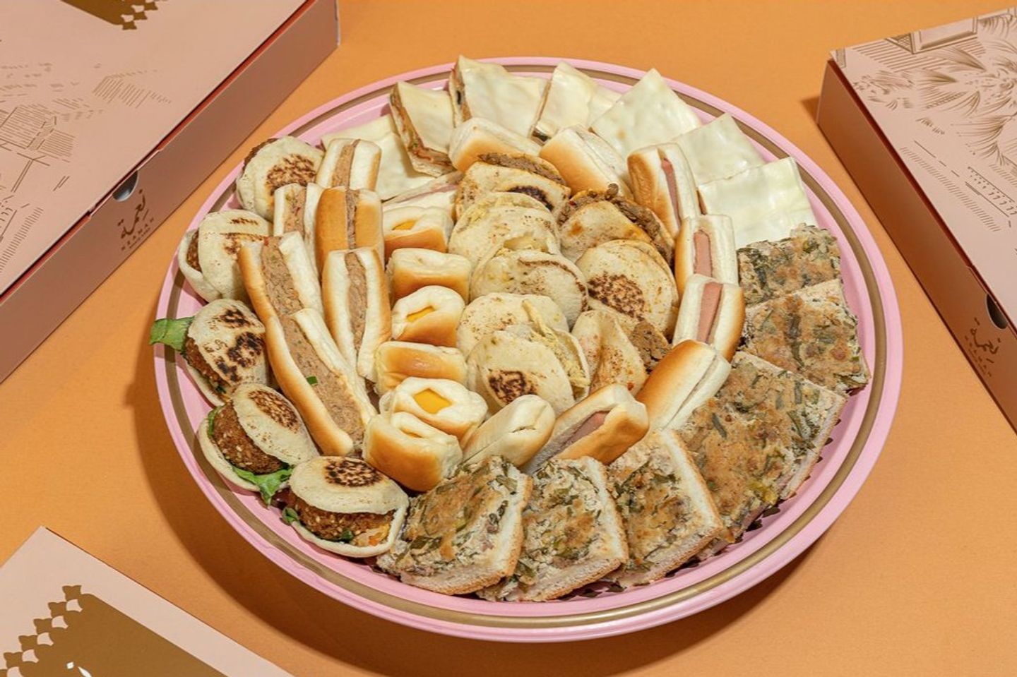 Neamah Mixed Pastry Plate Kilo