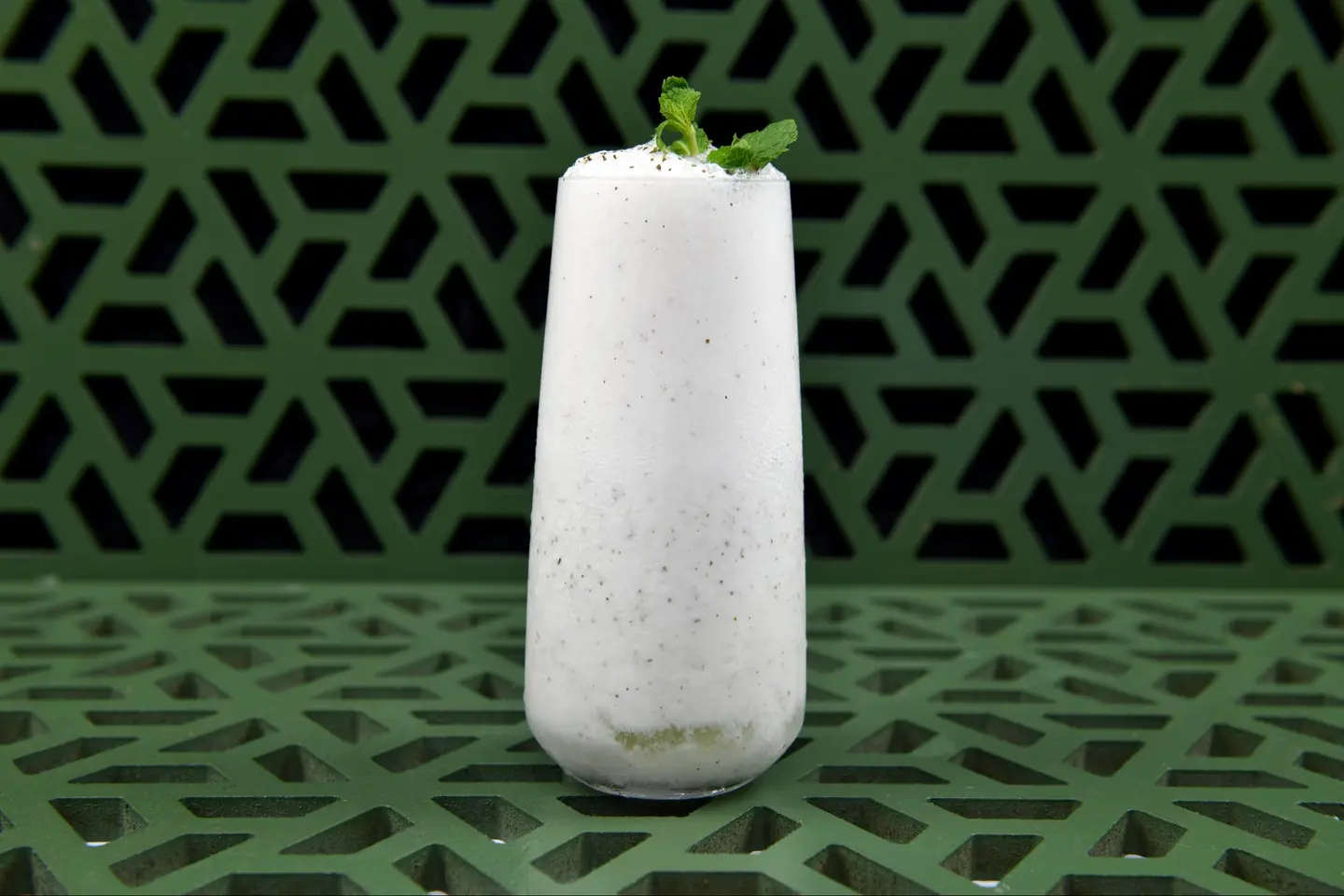 زبادي بالنعناع الجاف