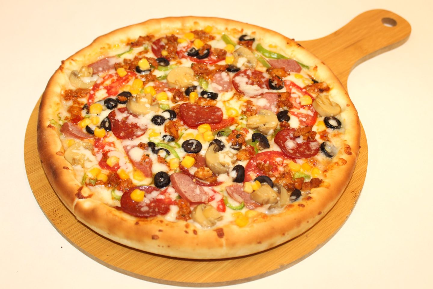 Al Balad Special Supreme Pizza