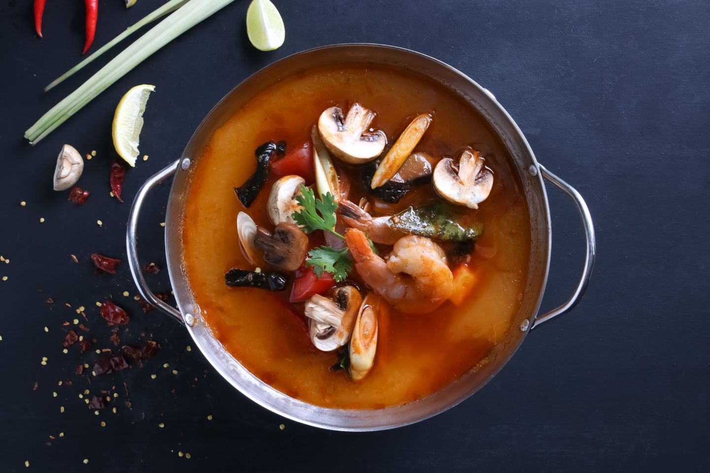 شوربة توم يام بالجمبري