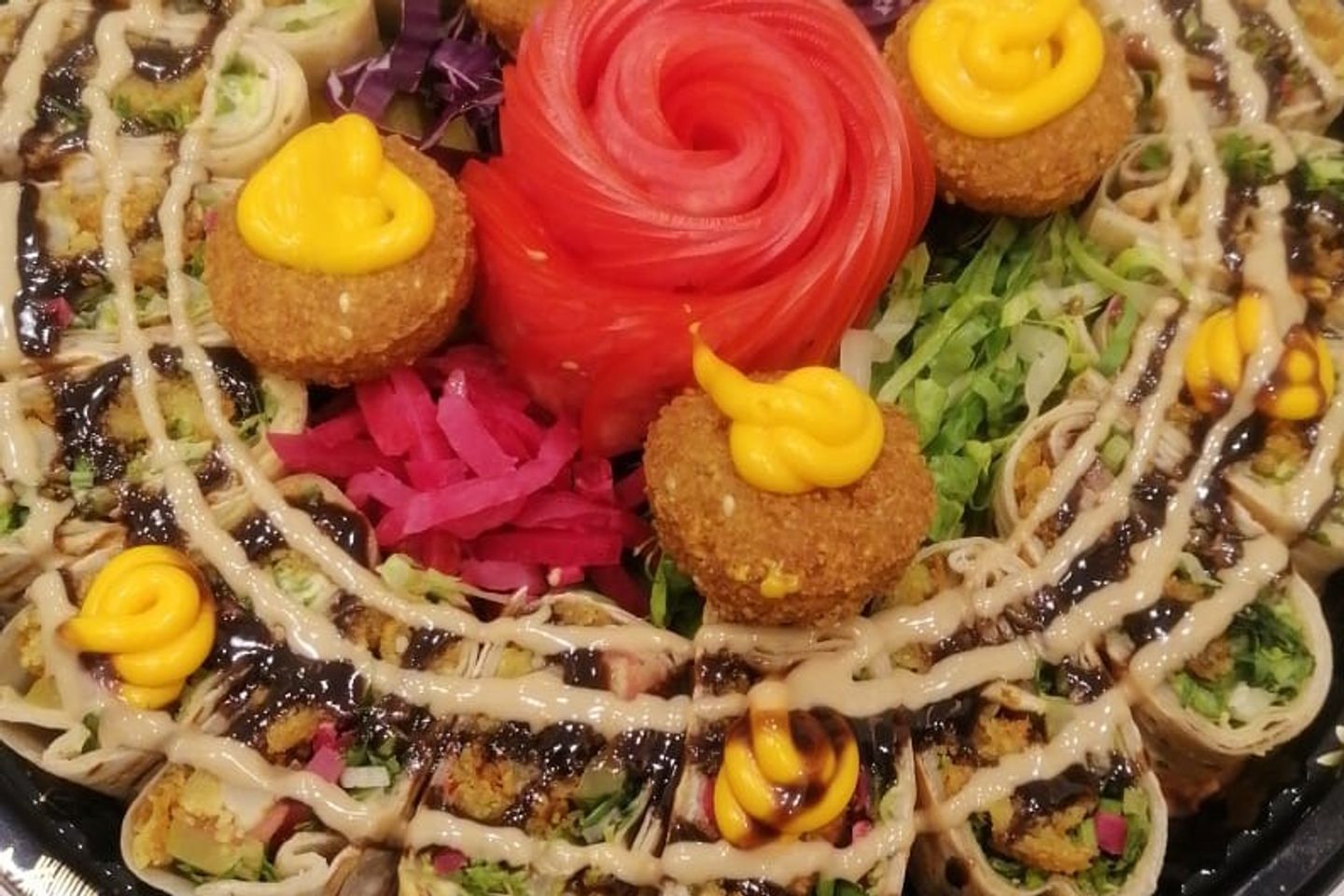 صحن فلافل عربي وسط