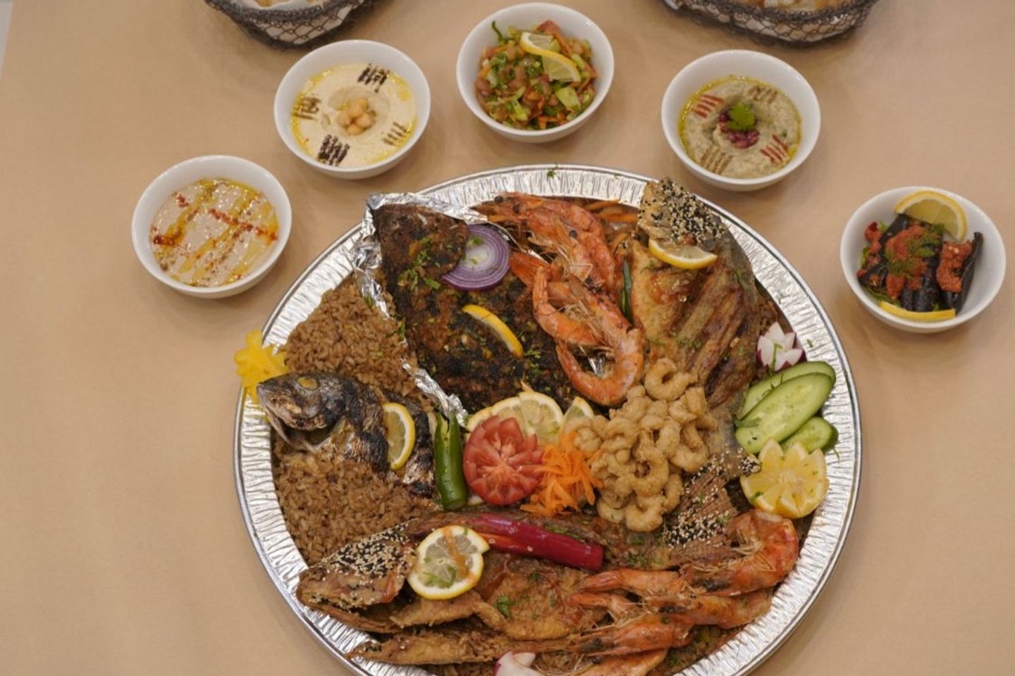صينية لاربع  اشخاص