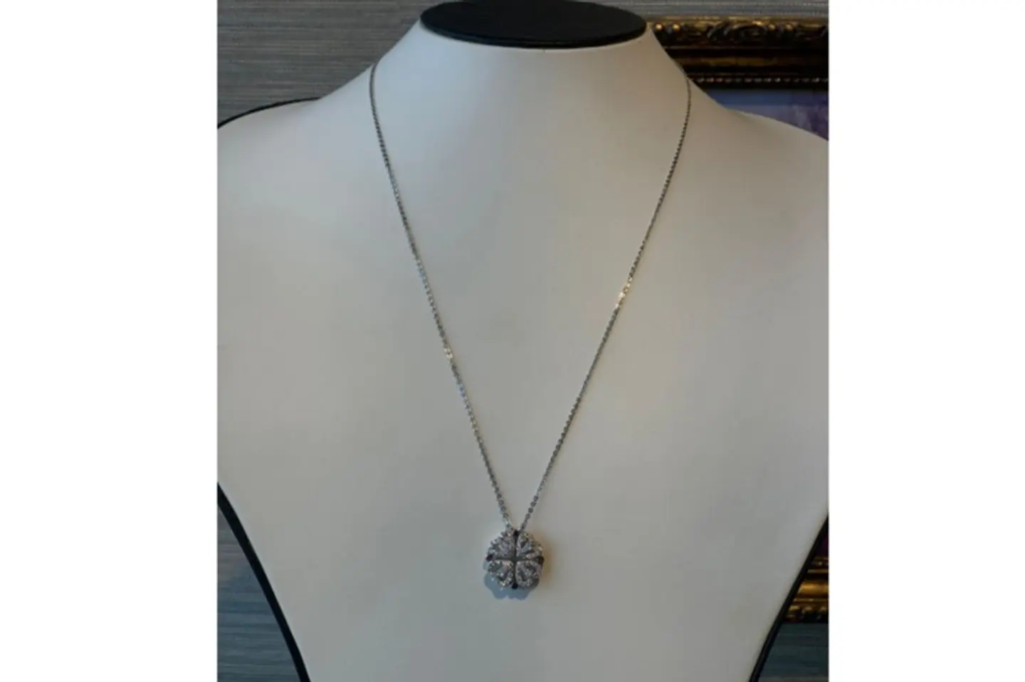 سلسال فضة توم ١