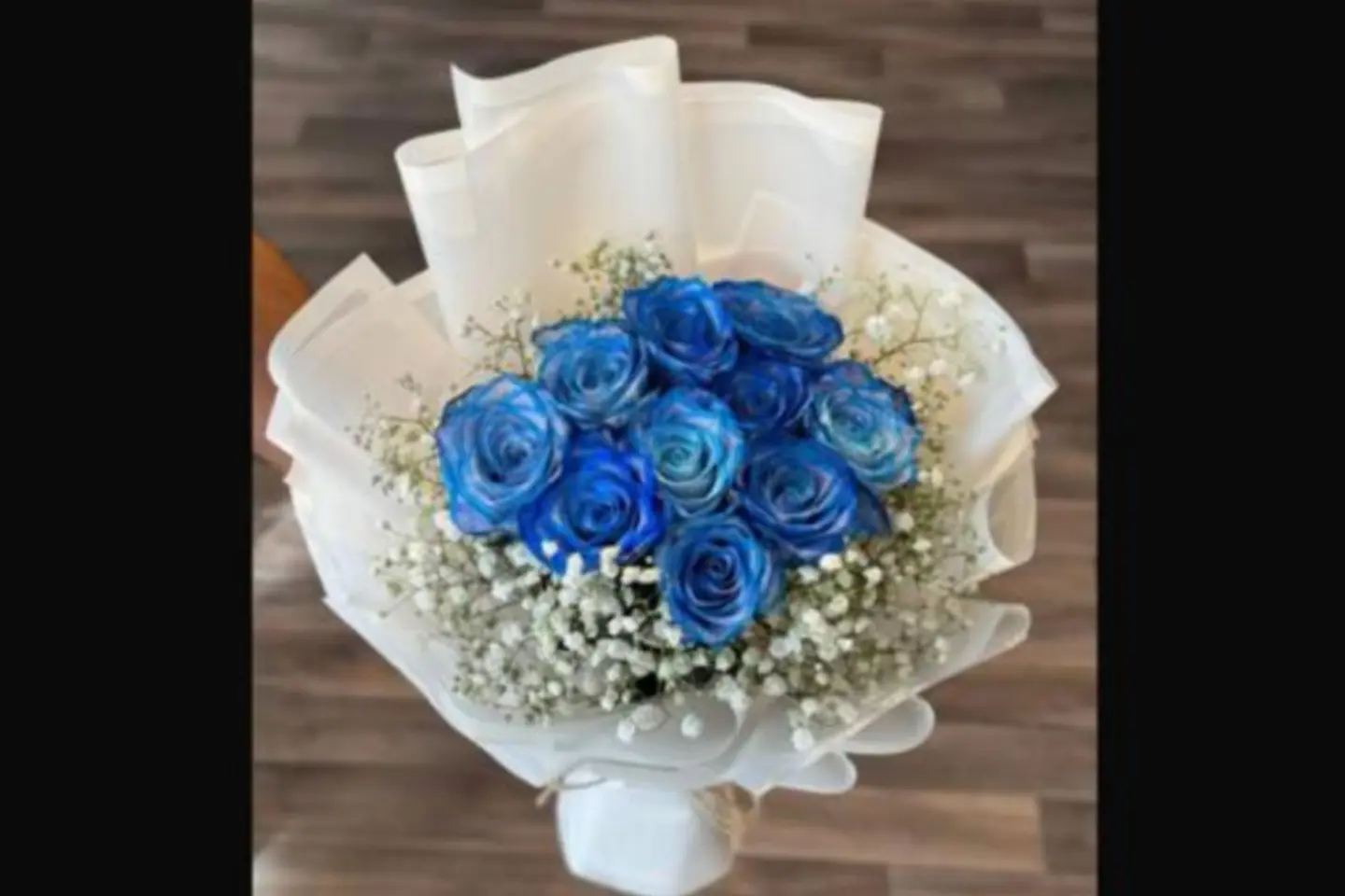 Blue Rose Bouquet With White Cover