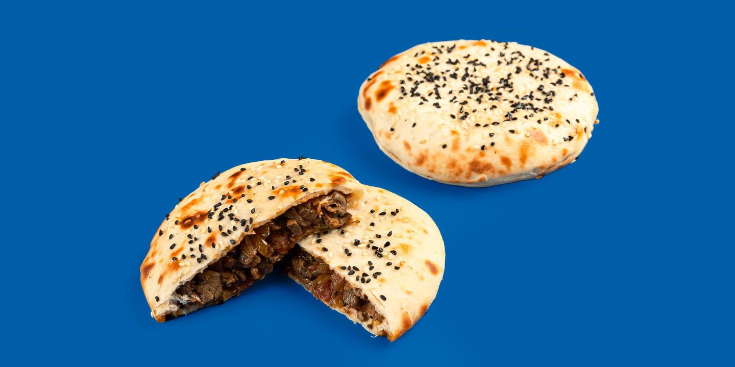 عيش مدور مقلقل لحم