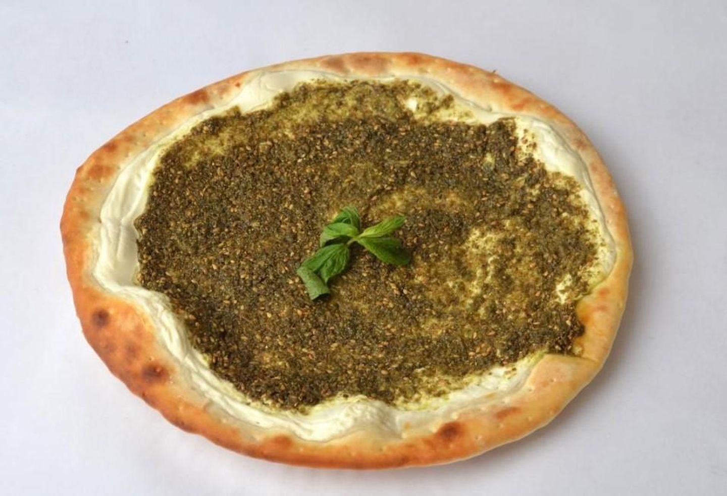فطيرة لبنة زعتر