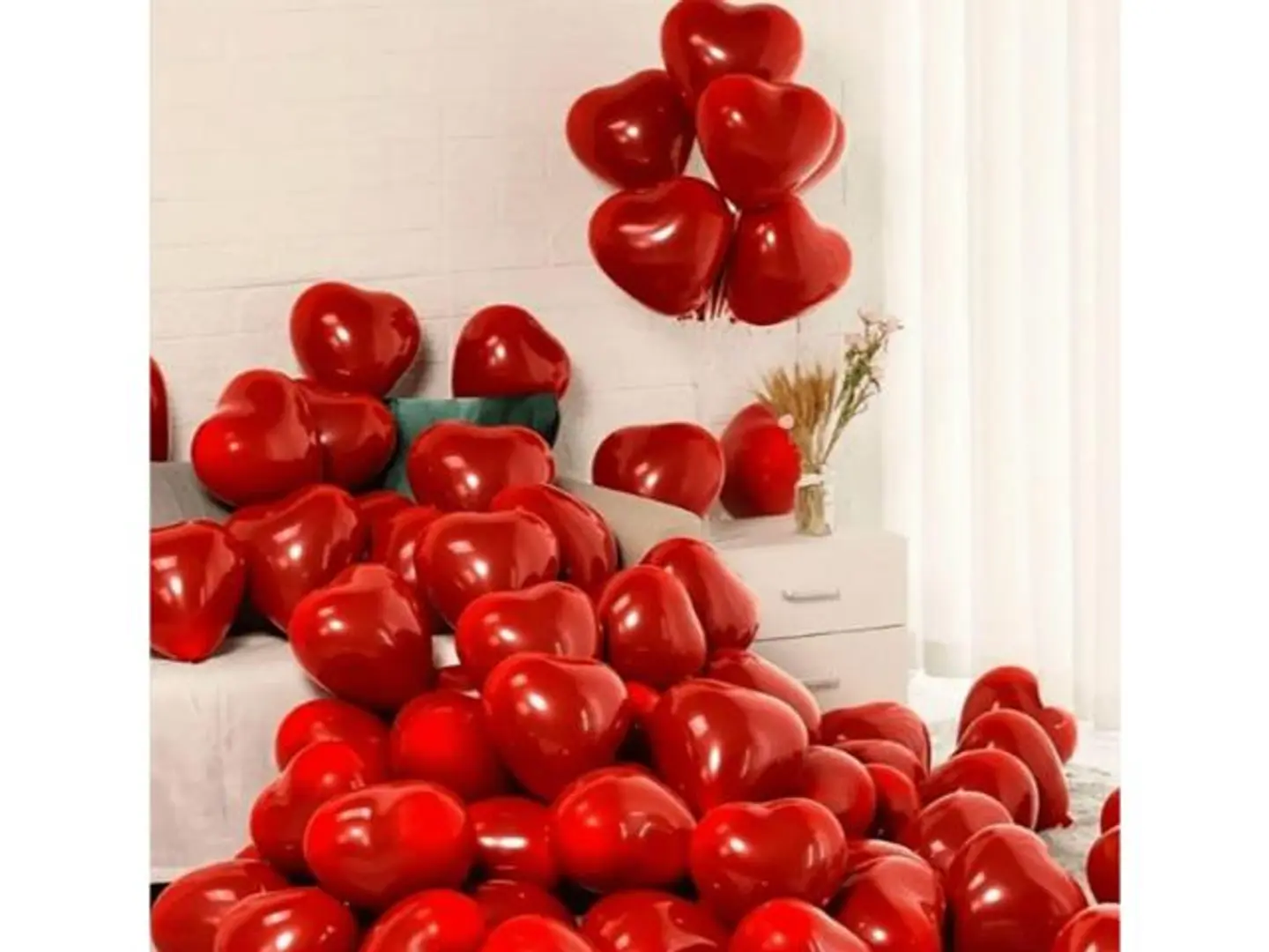 بالون قلب احمر