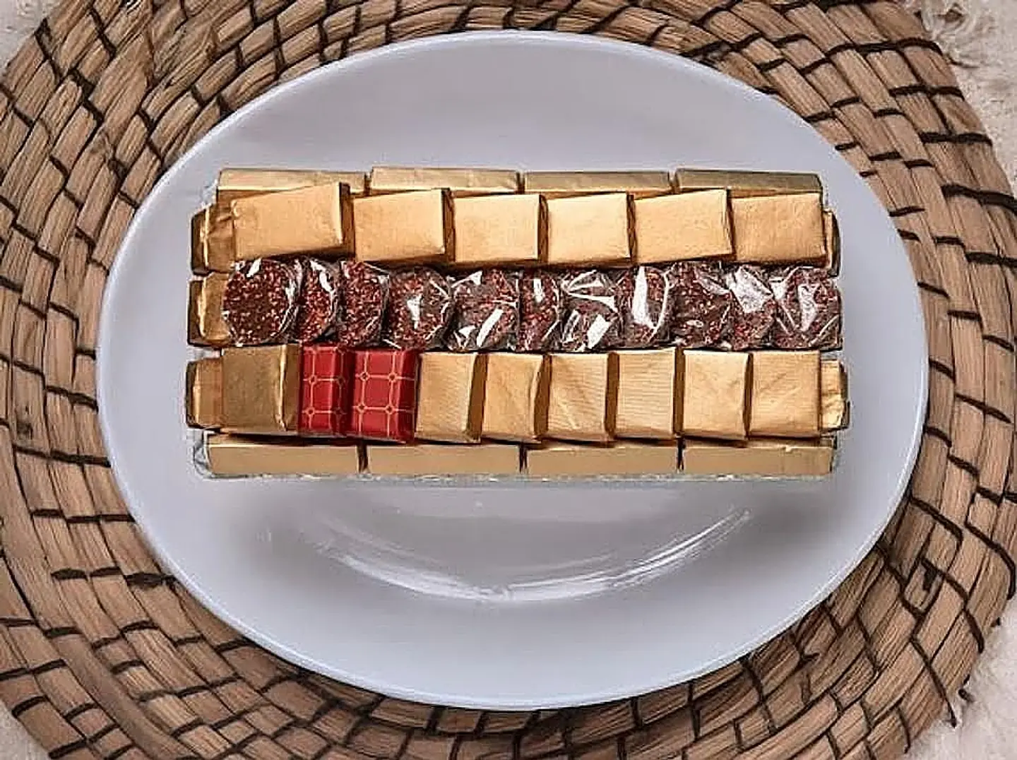 صحن مستطيل بقاعدة