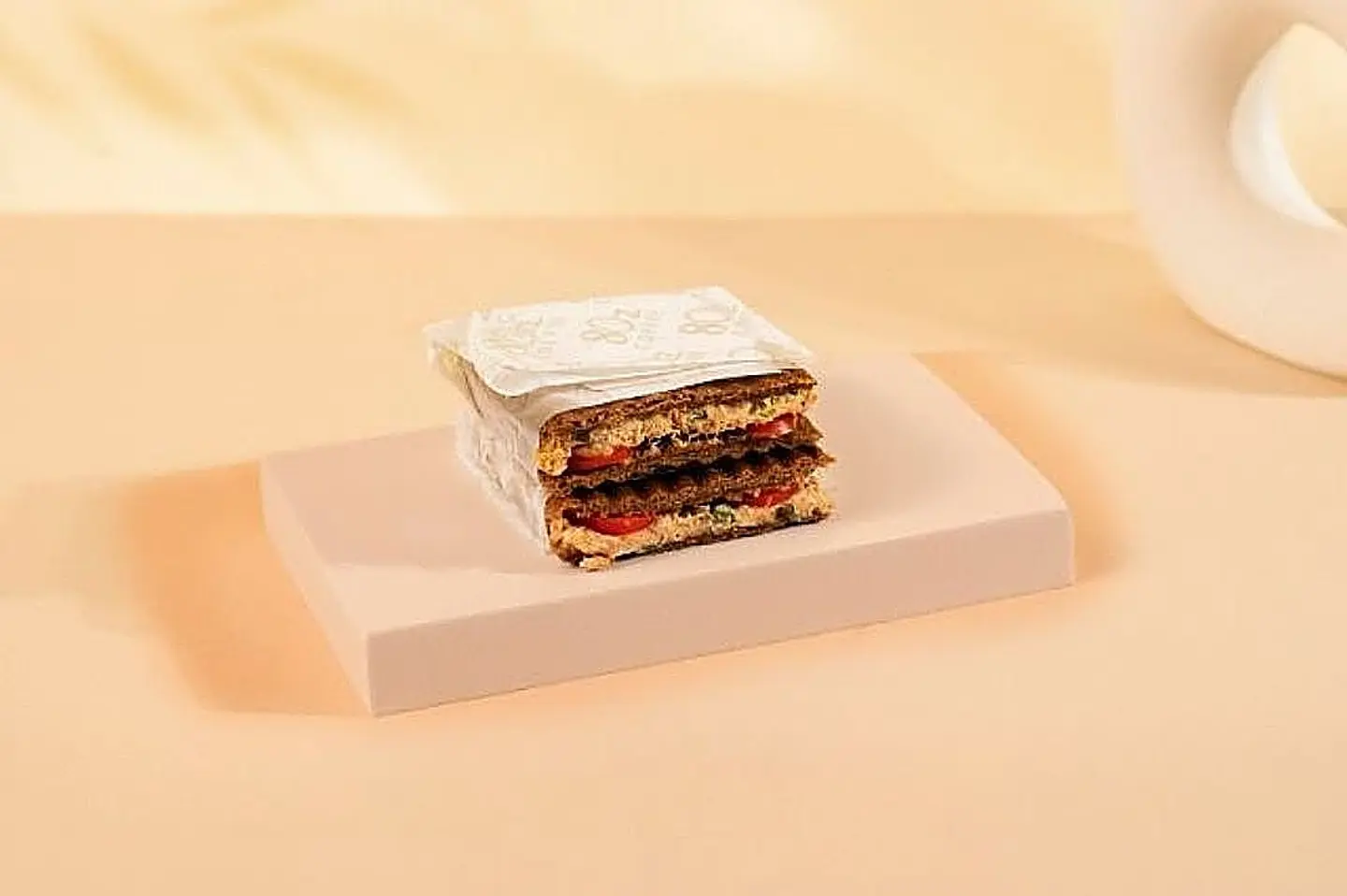 - ساندوتش تونة