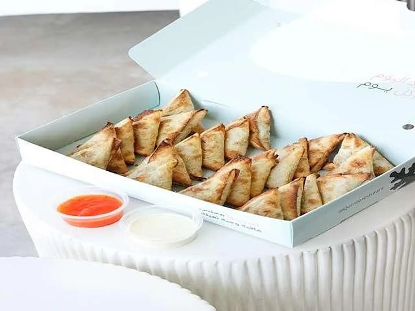 بوكس سمبوسة جبن زيتون وسط