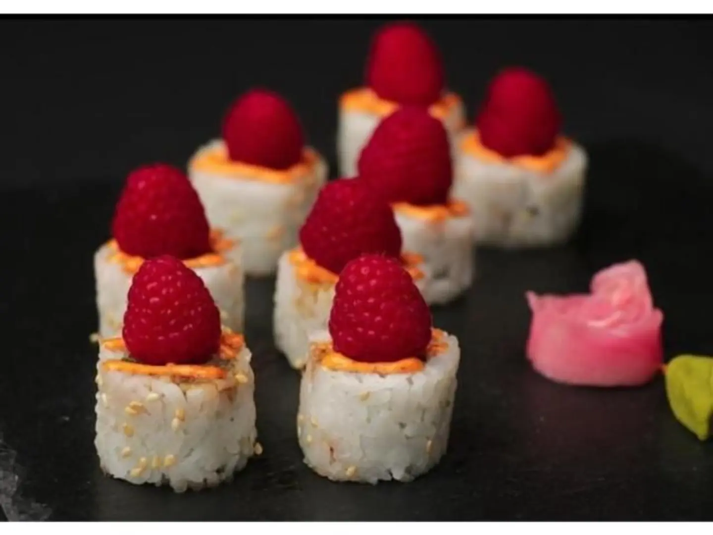 سبايسي تشيكن رولز 8 قطع