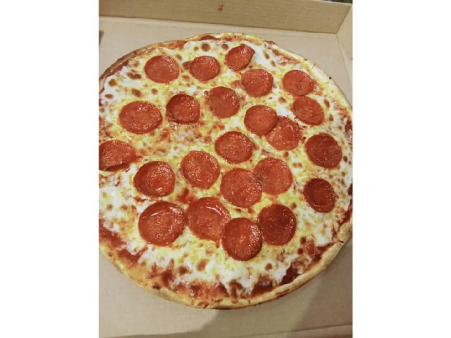 بيتزا بيبروني