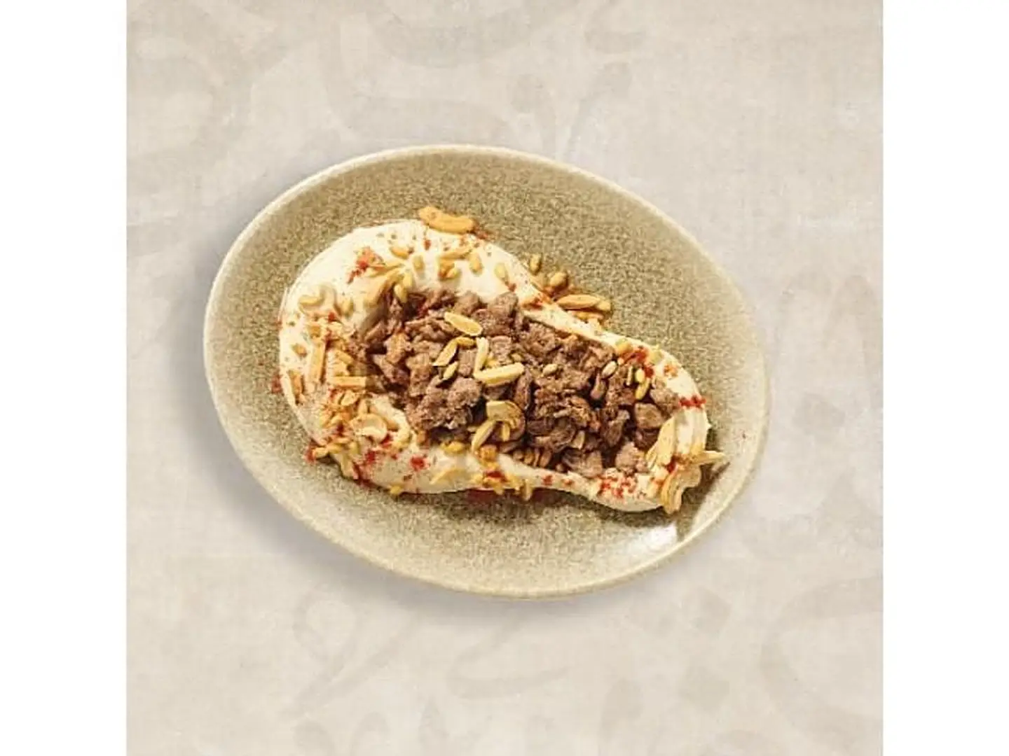 Hummus With Lamb Cuts