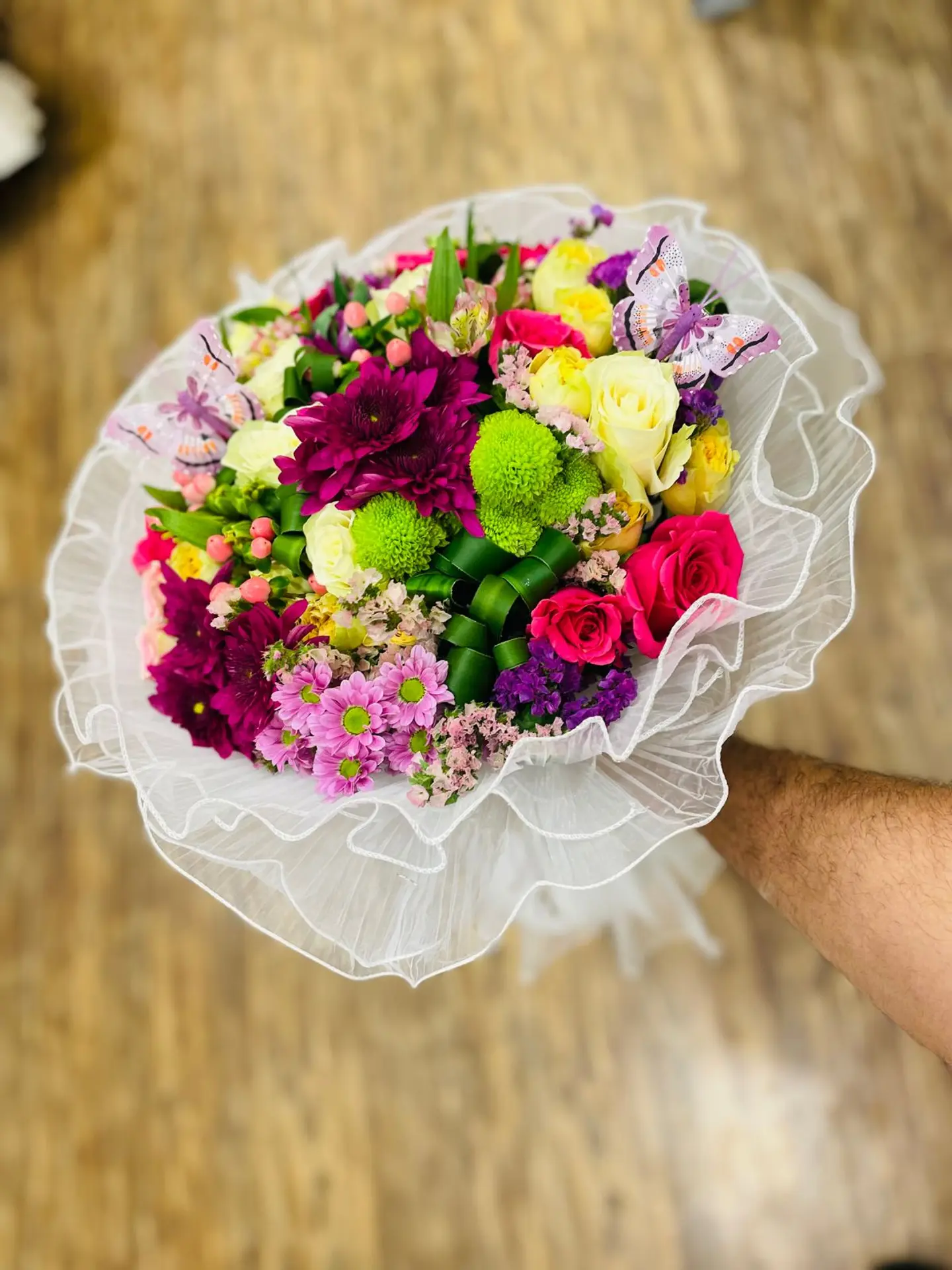 Bouquet Code 1021 Mix Roses, Cloth Wrapping