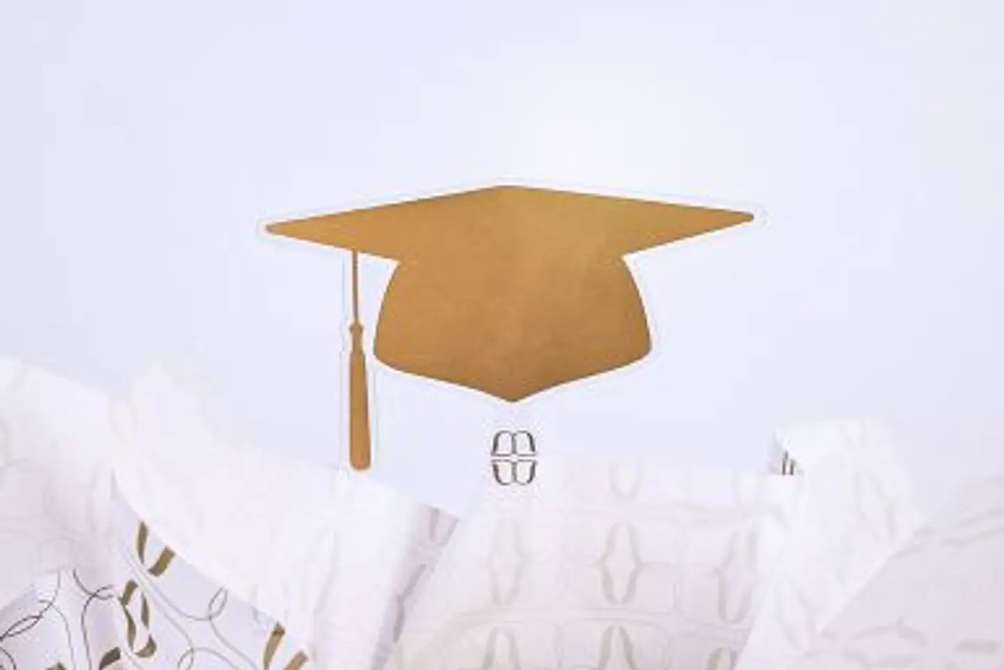تغريسه قبعه التخرج