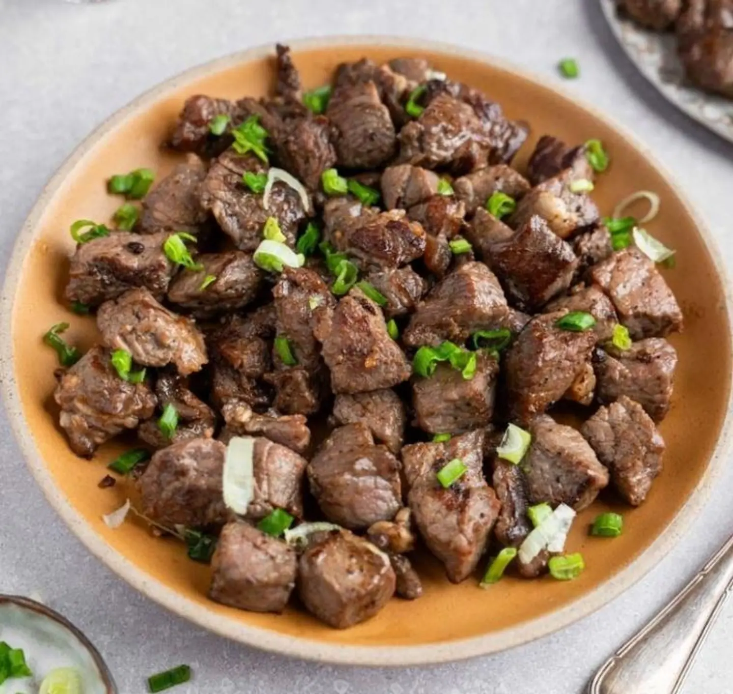 طلب لحمة محمرة