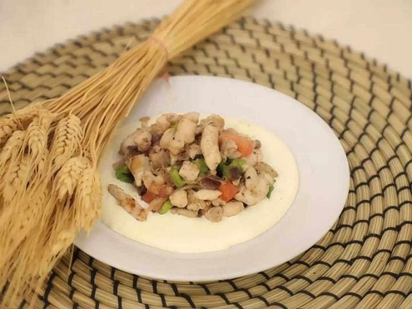 Chicken Mugalgal With Cheese Plate
