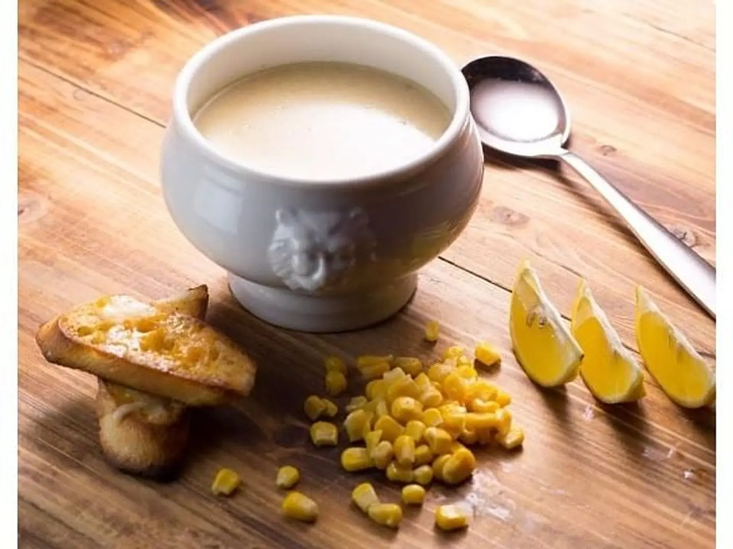 شوربة دجاج حارة وحامضة