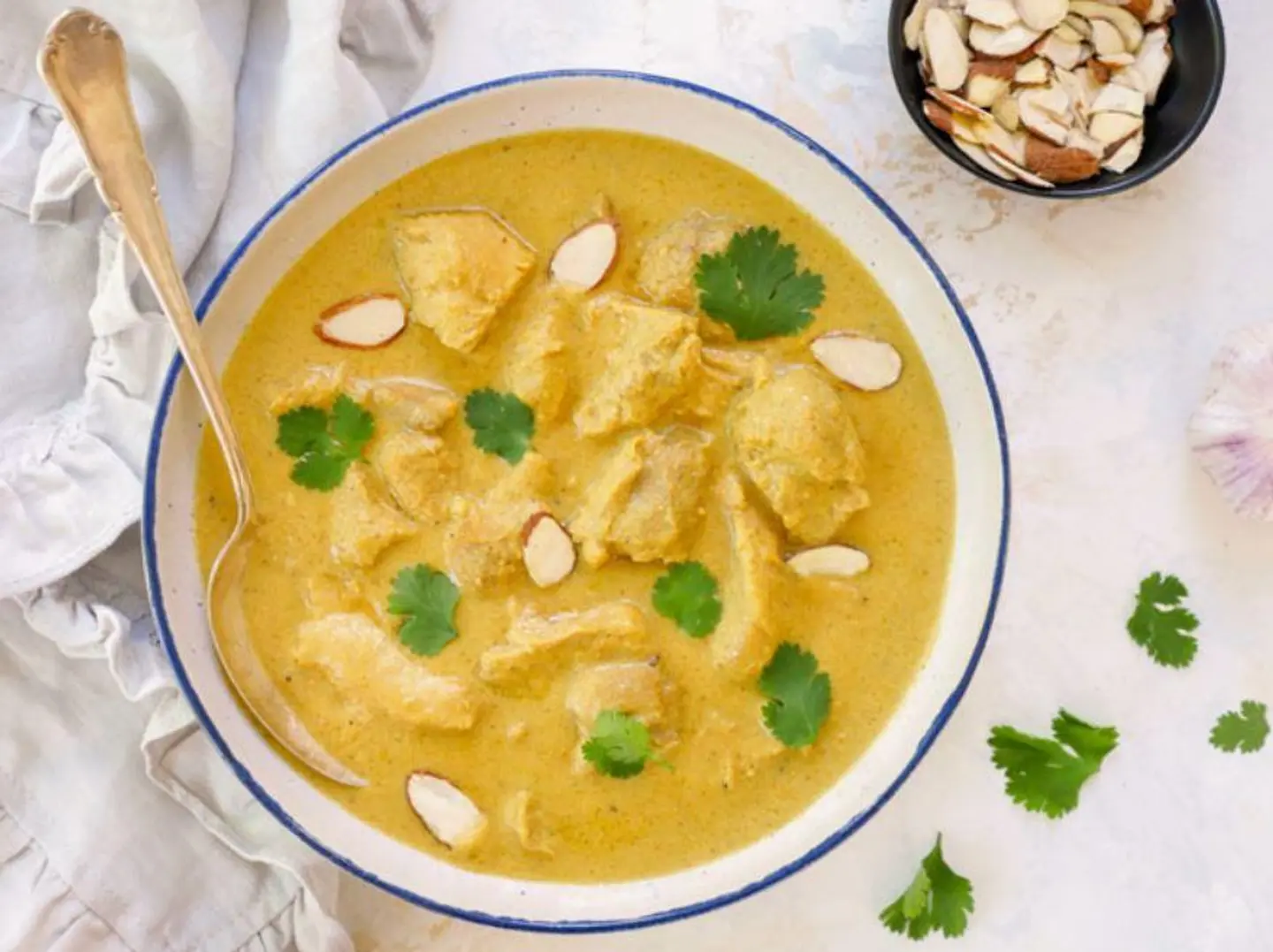 دجاج بادامي