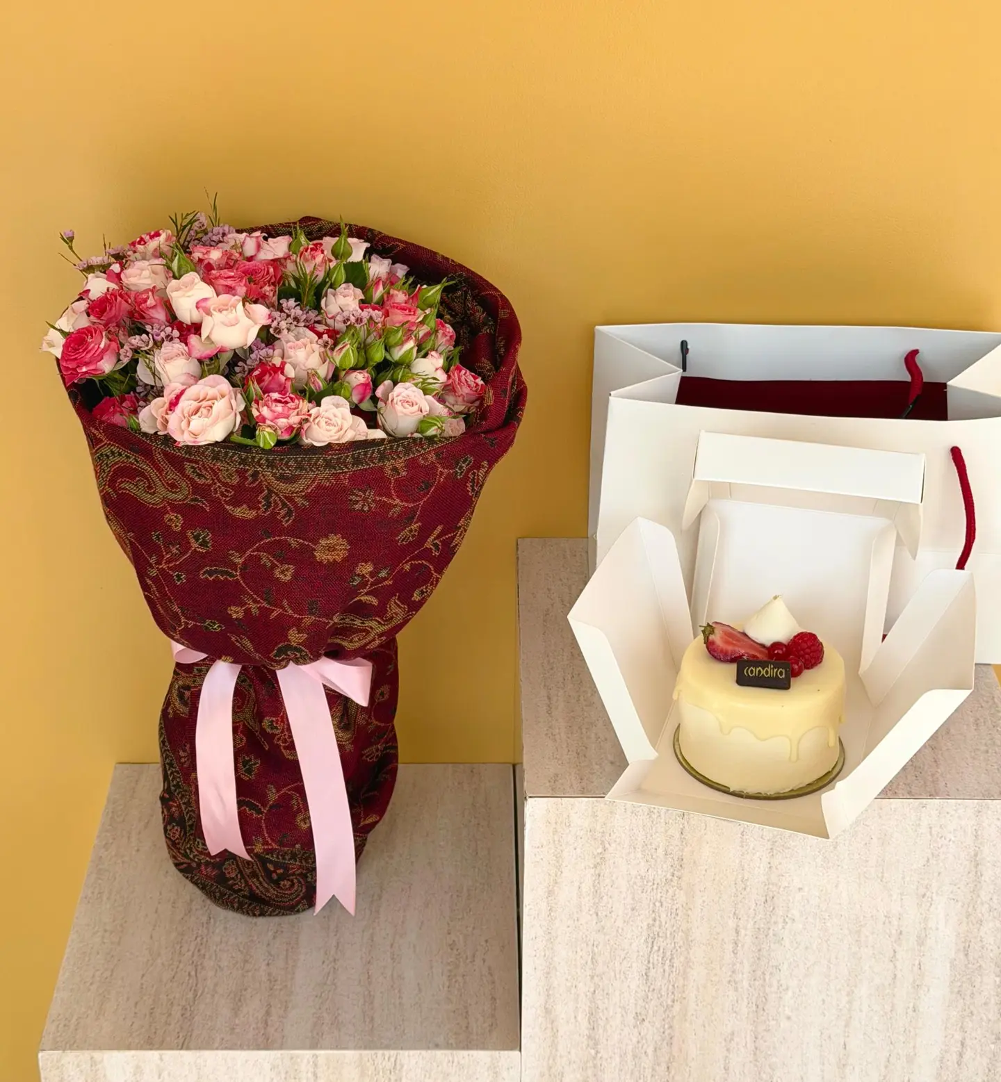 بوكية شال كشميري مع كيكة