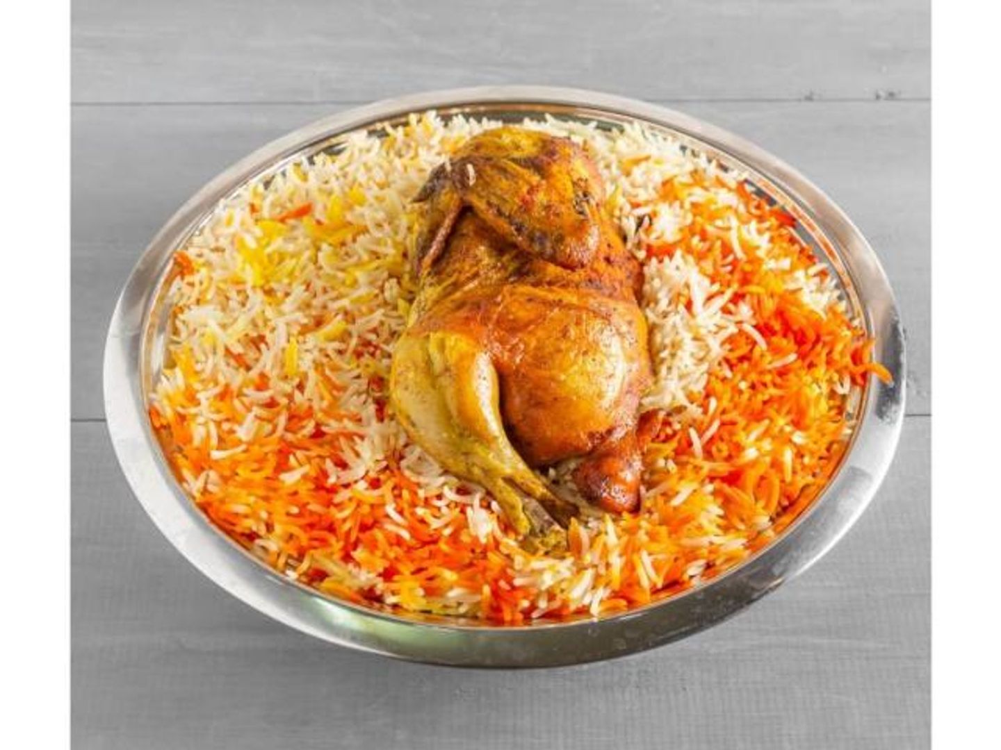 حبة دجاج كاملة منـدي مع الارز