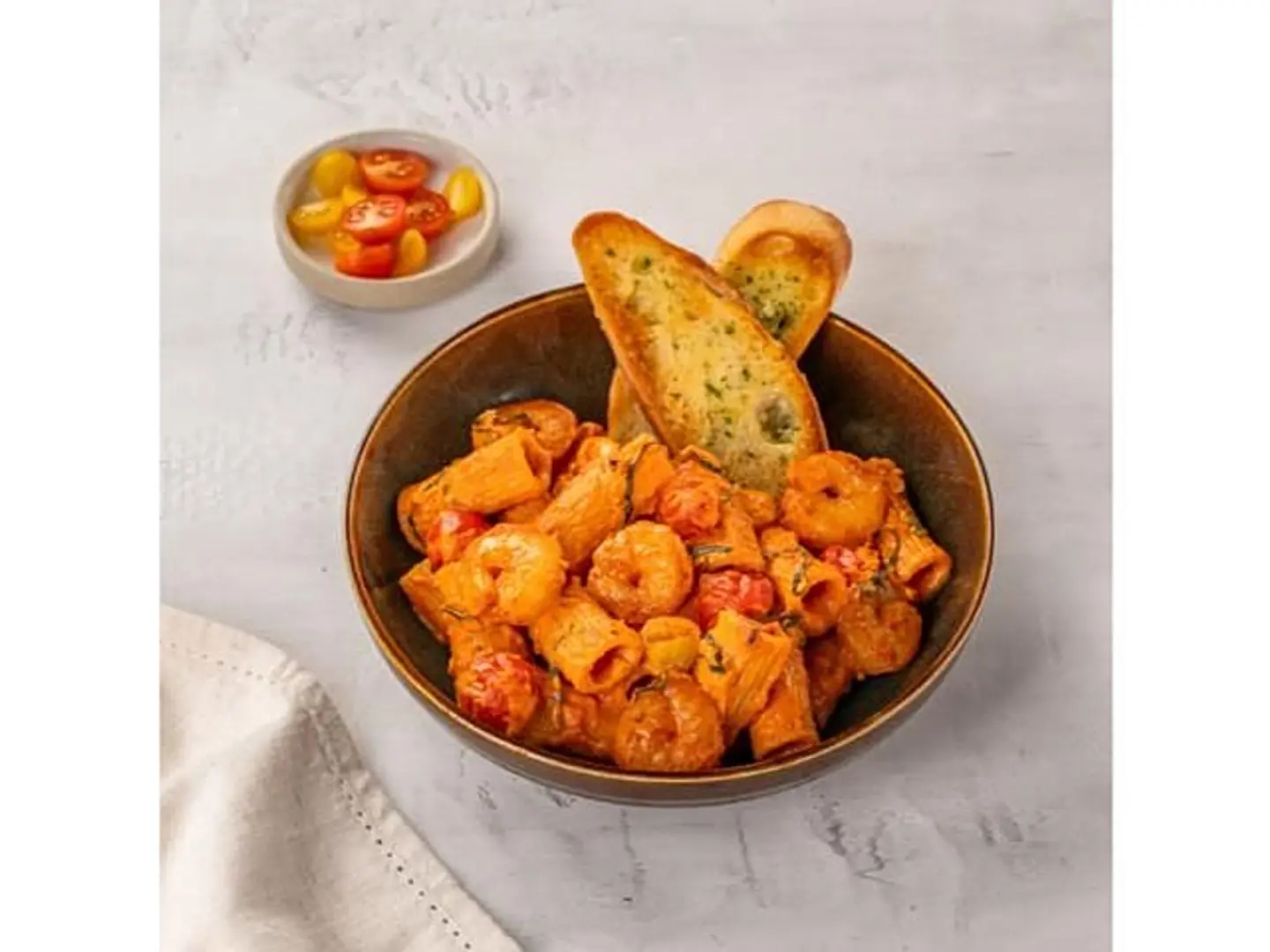 ريغاتوني الروبيان بالصلصة الوردية