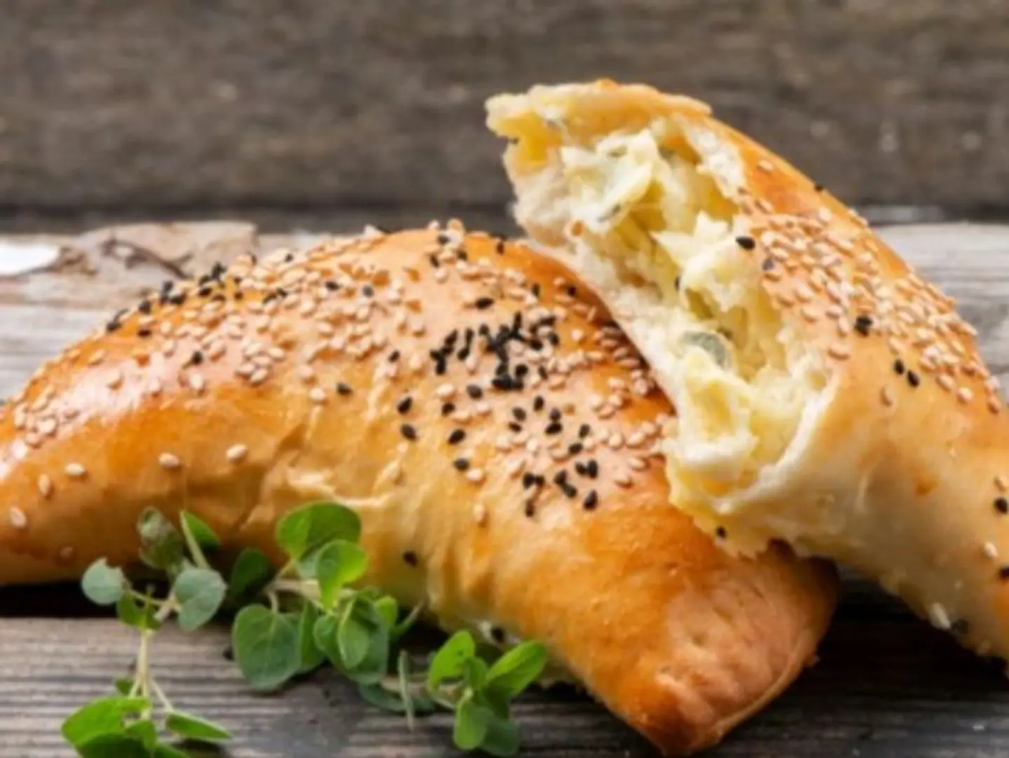 Oven Baked Egg And Cheese Pie