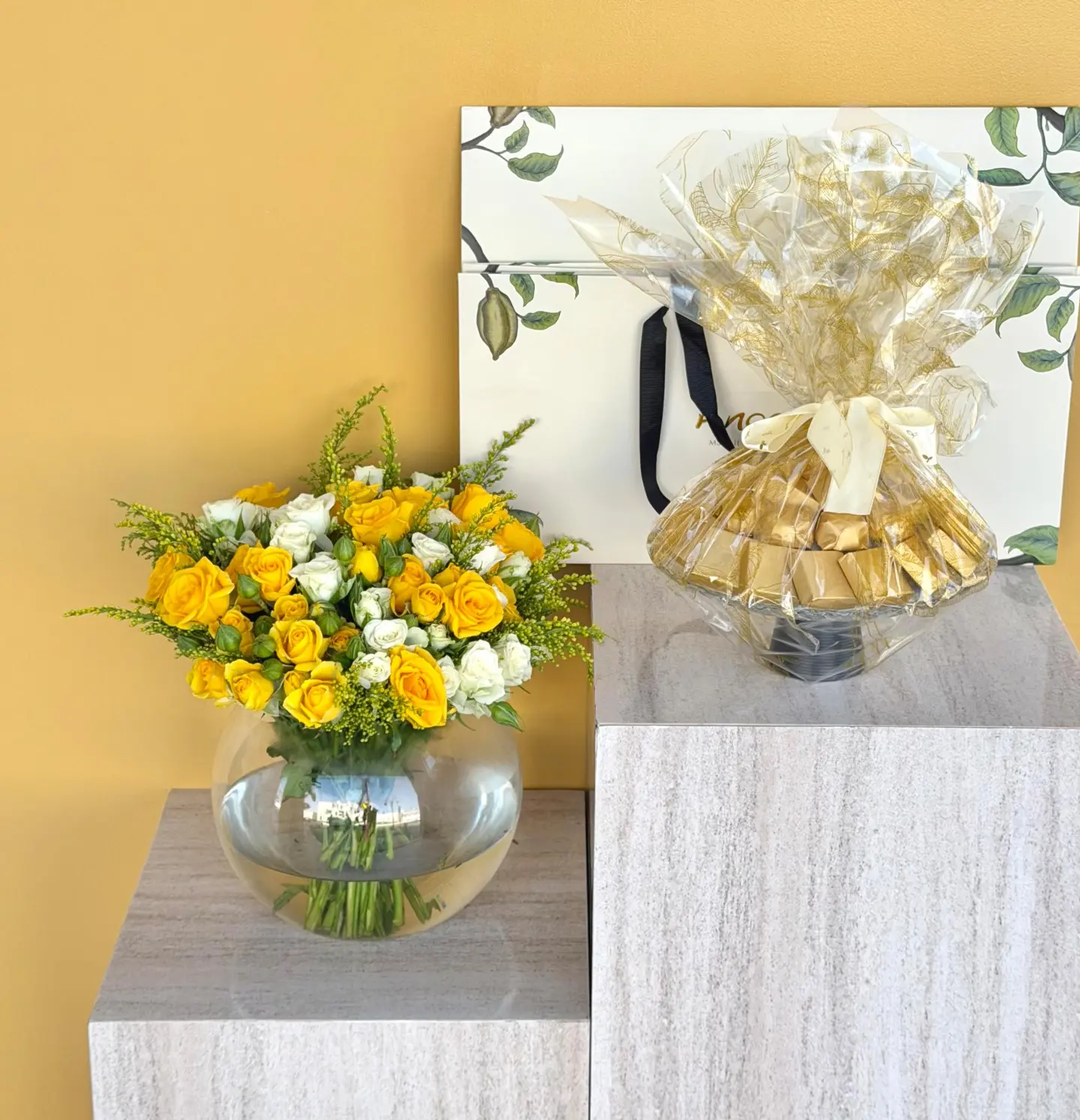 صينية شوكولاتة انوش مع فازة دايري