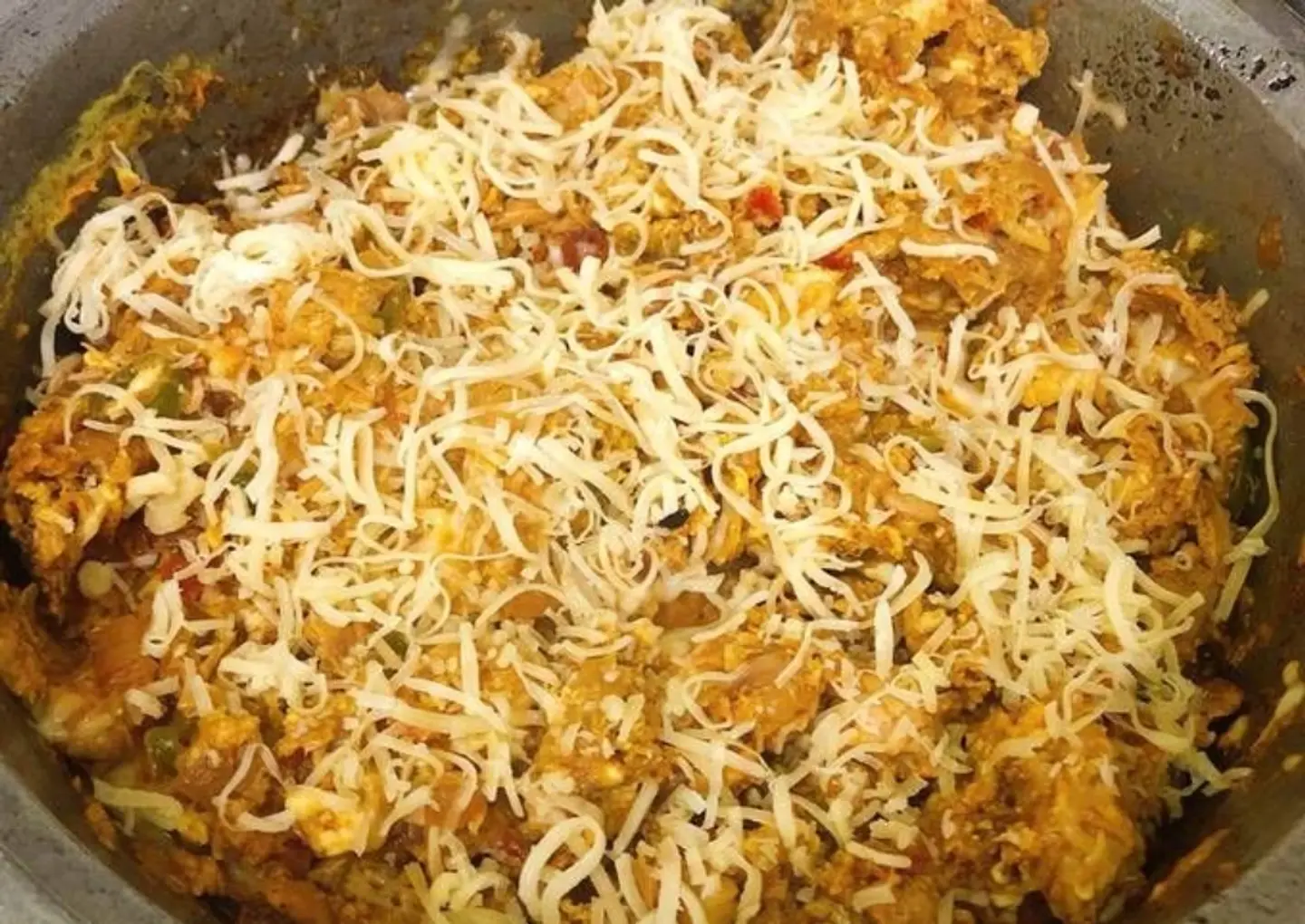 تونة وجبن مبشور