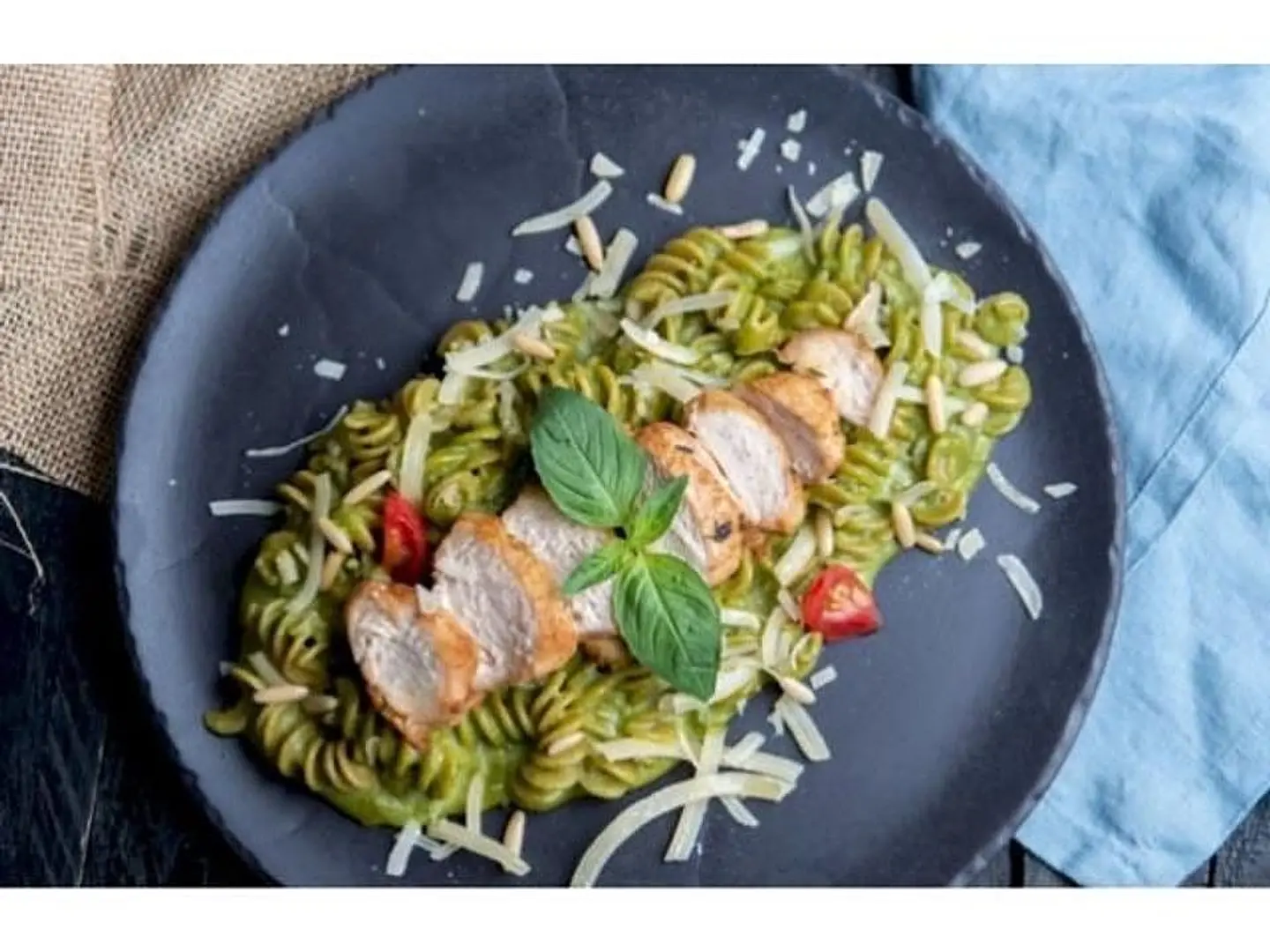 Chicken Pasta With Pesto Sauce