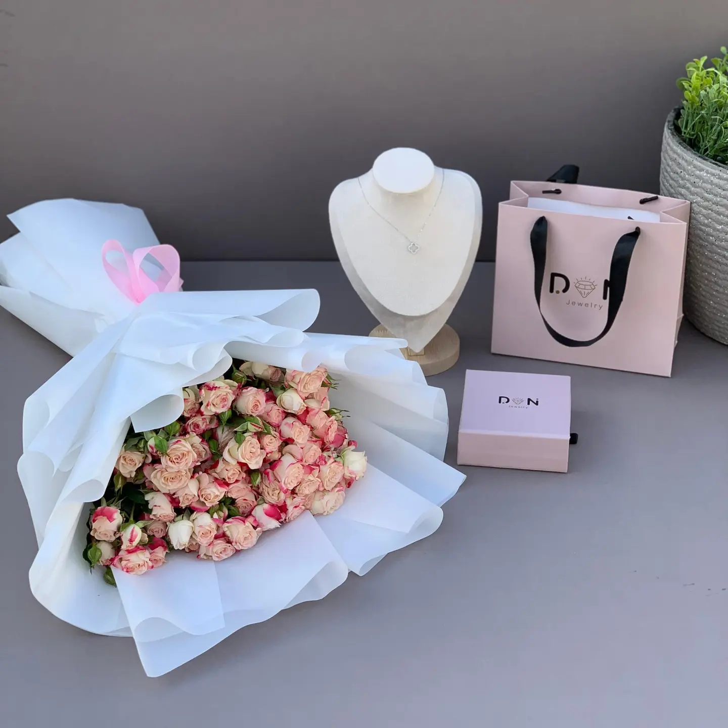 بوكية مع سلسال دان فضة