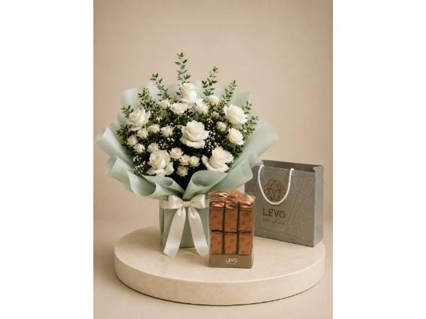 Sukoon Al Yasmin Bouquet With Levo Chocolates