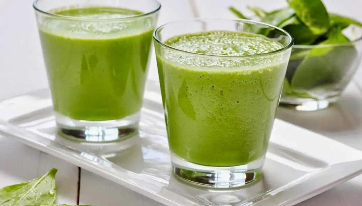 عصير جرجير تفاح .