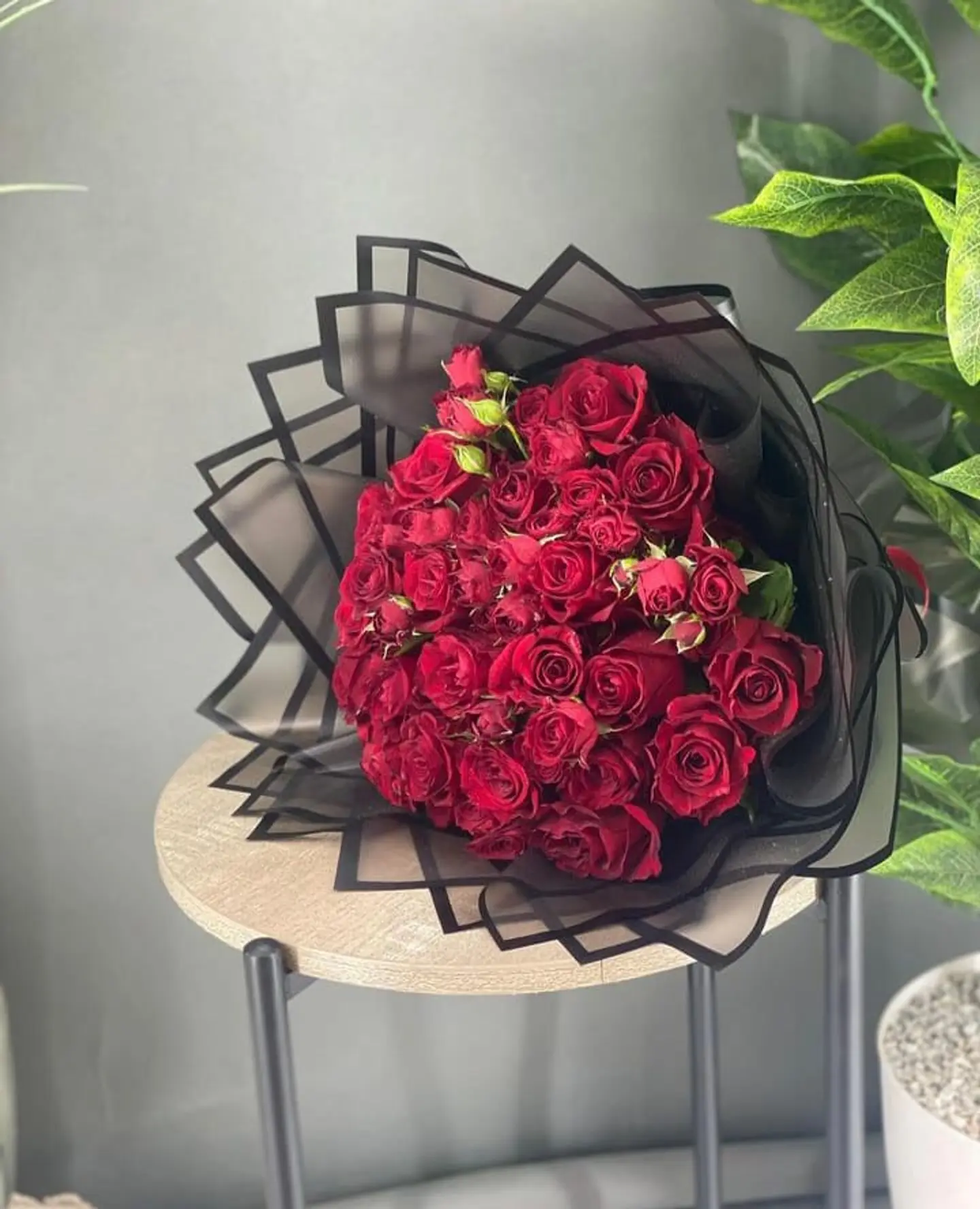 الباقة الحمراء