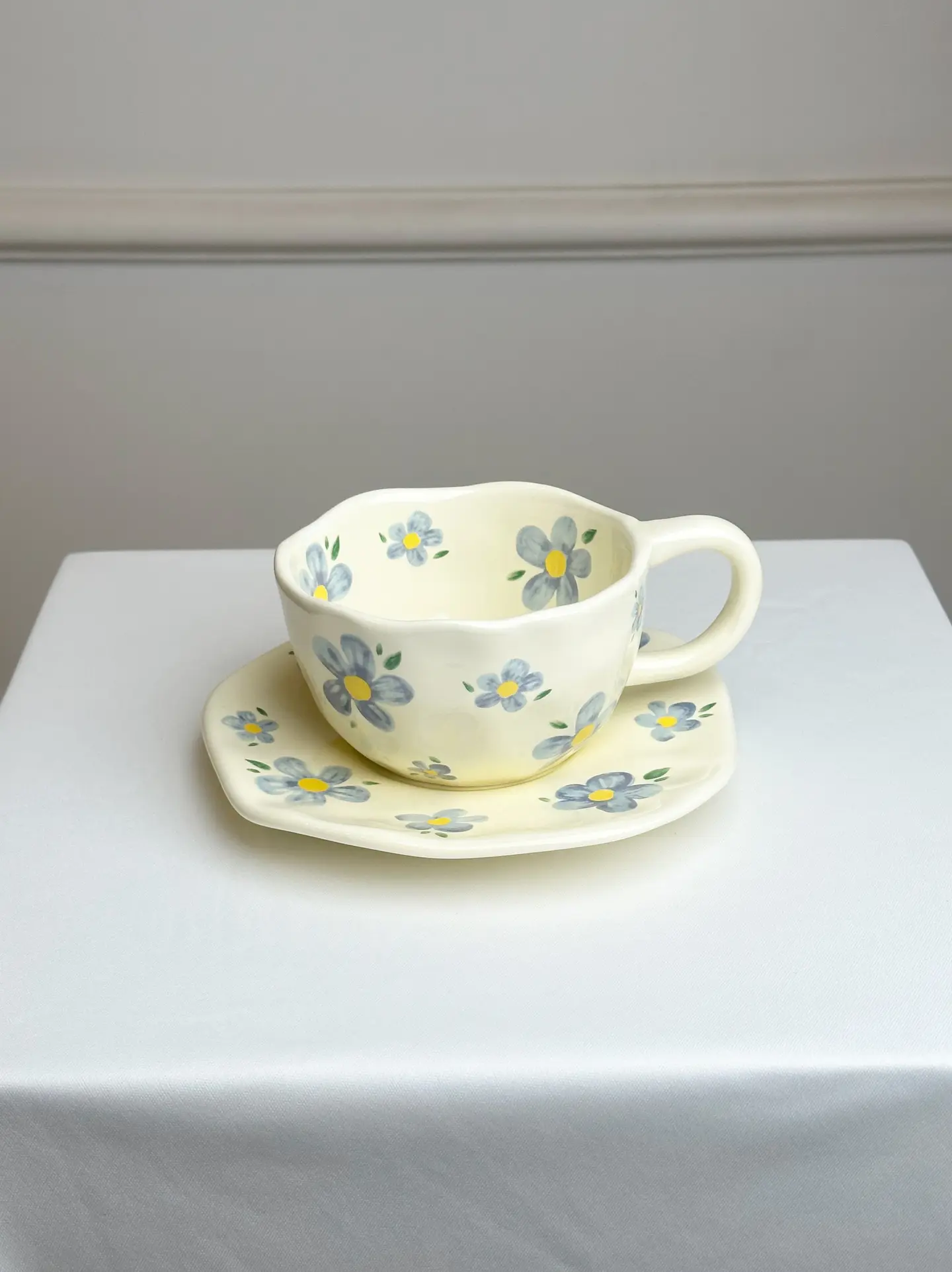 كوب سيراميك بنقش زهور رقيقه