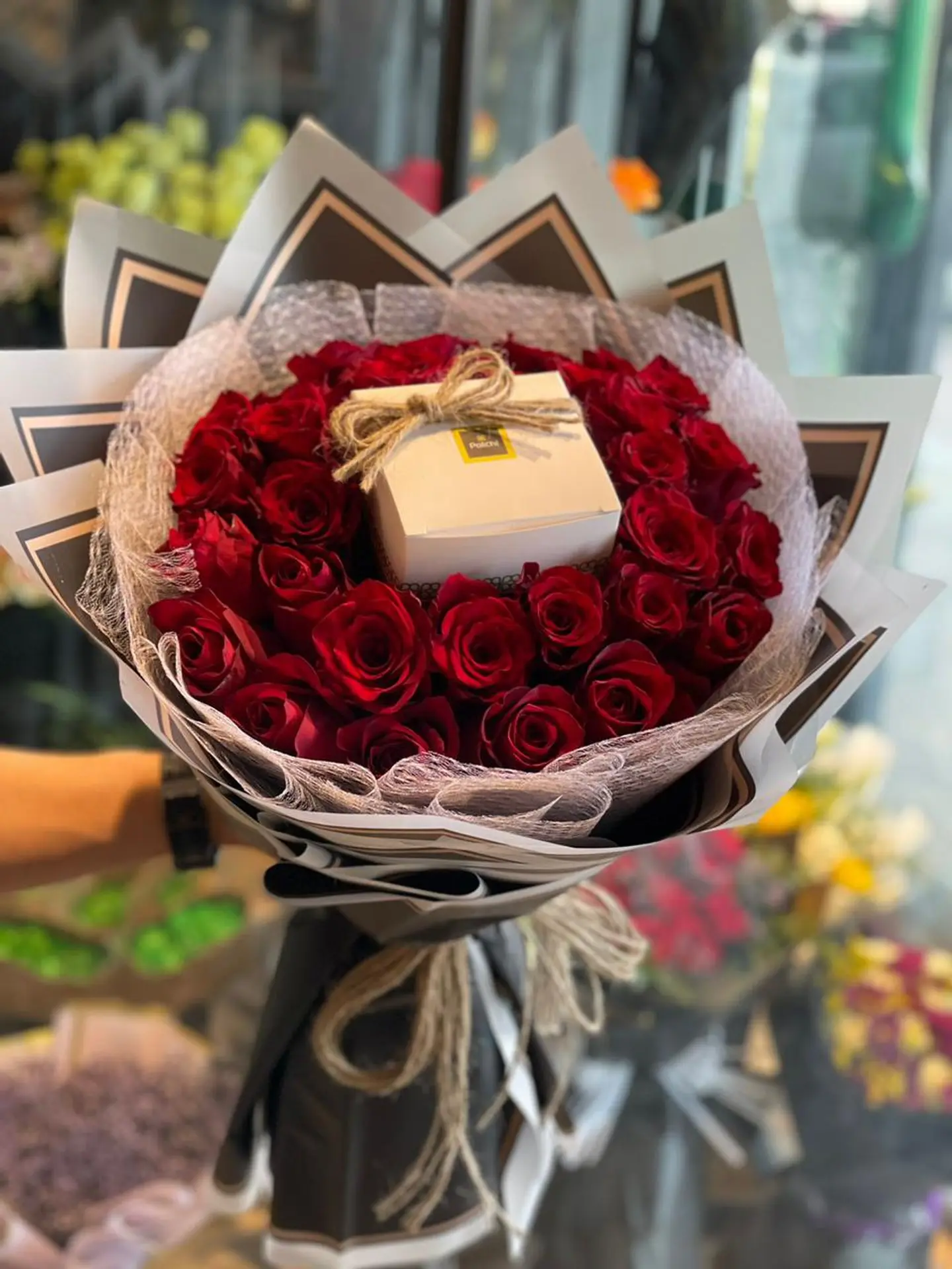بوكيه ورد مع شوكولاته