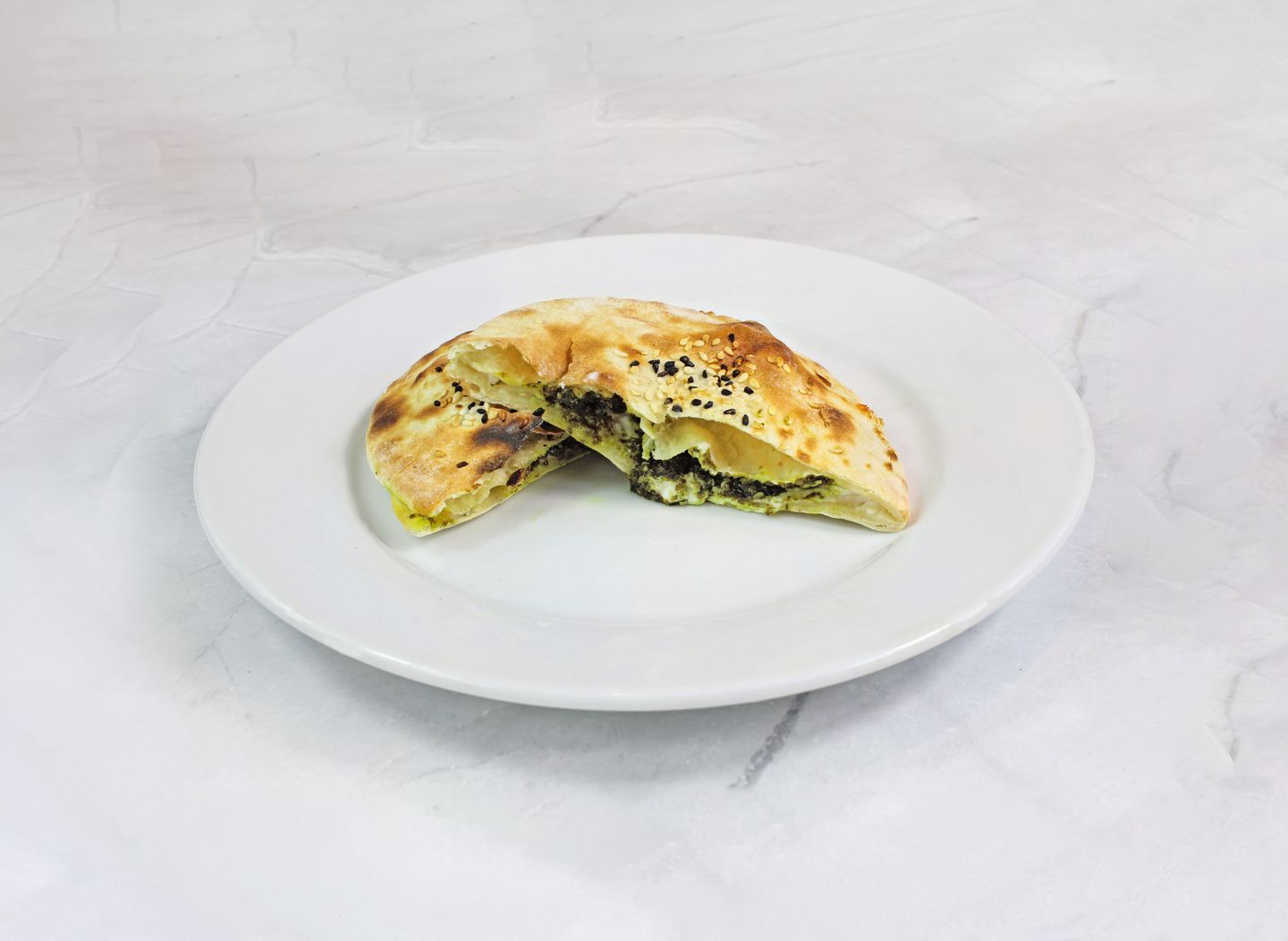 فطيرة لبنة و زعتر